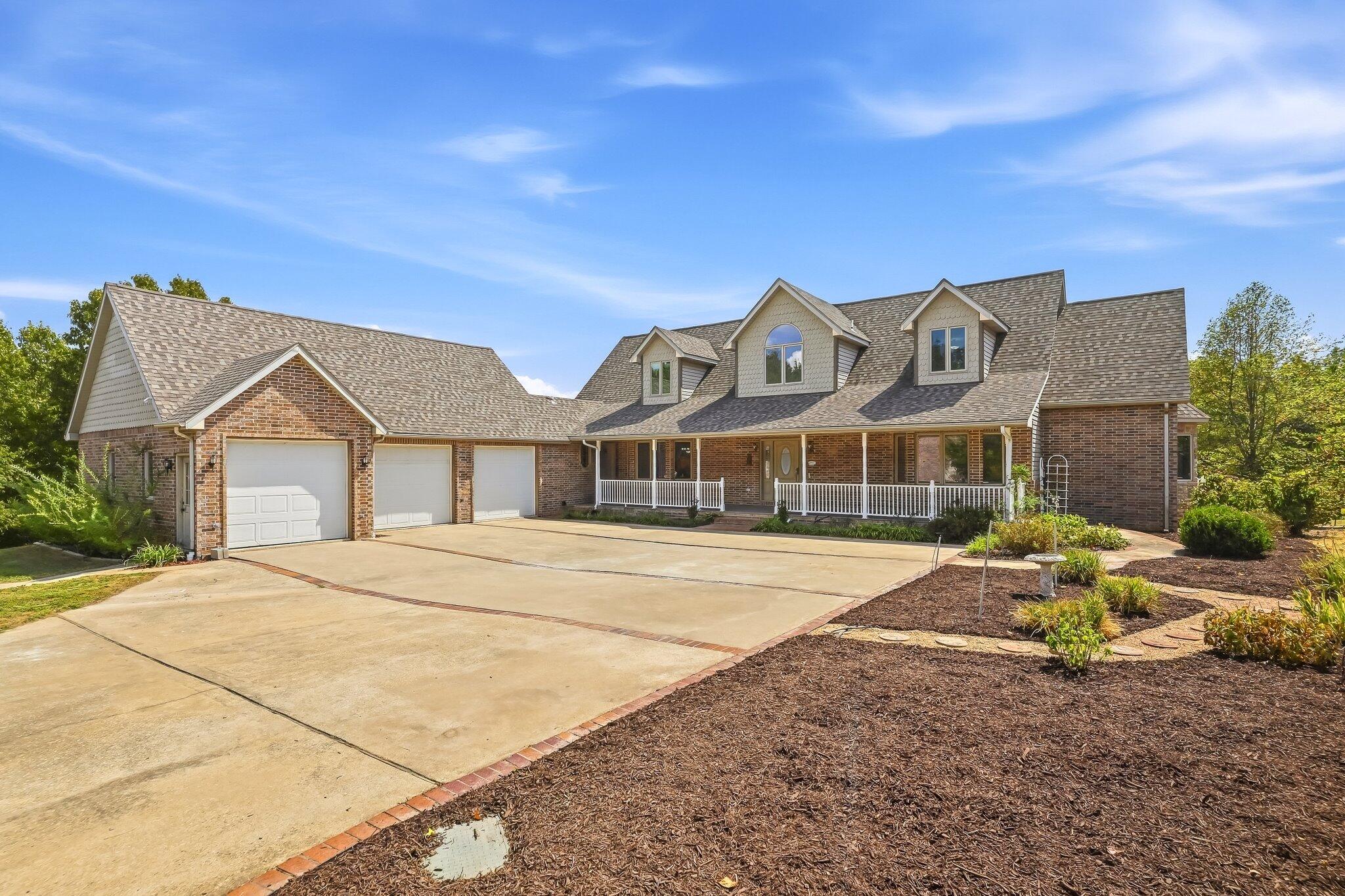 Photo 3 - Residential for sale – 624 S Wood Haven   Nixa, MO