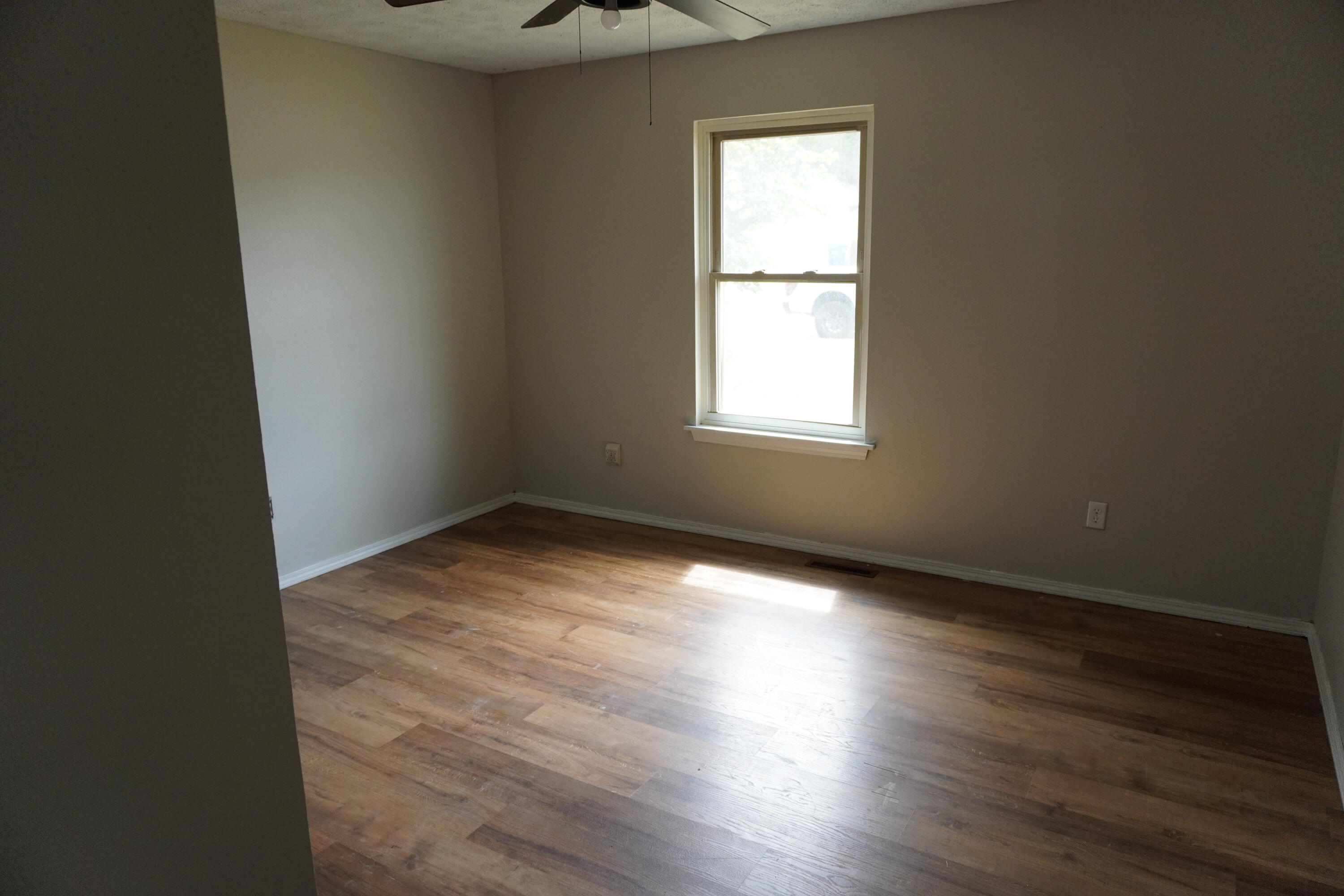 Photo 6 - Residential for sale – 1003 E Parkview Street  Ozark, MO