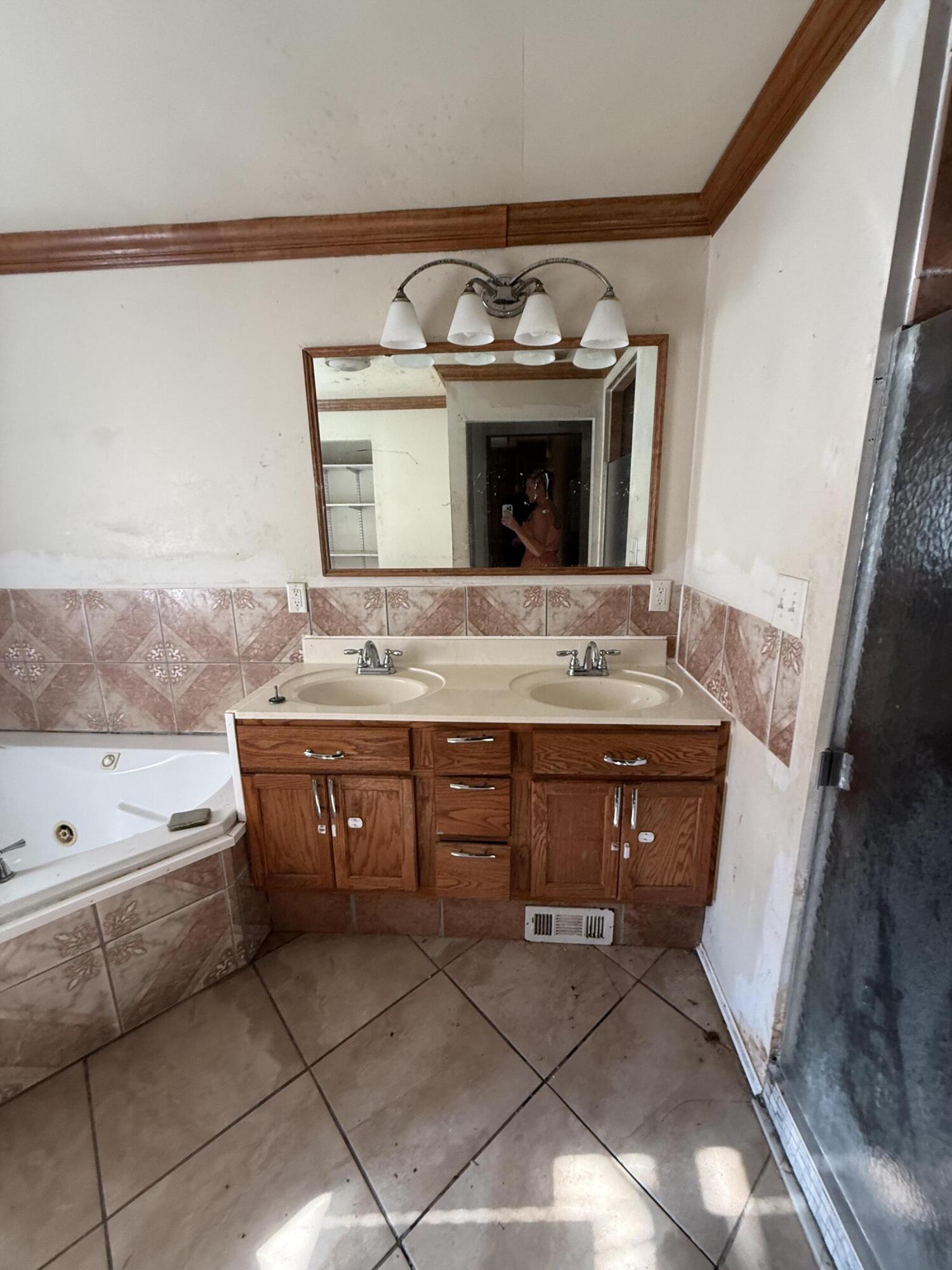 Photo 11 - Residential Income for sale – 1701 W Chestnut Street  Springfield, MO