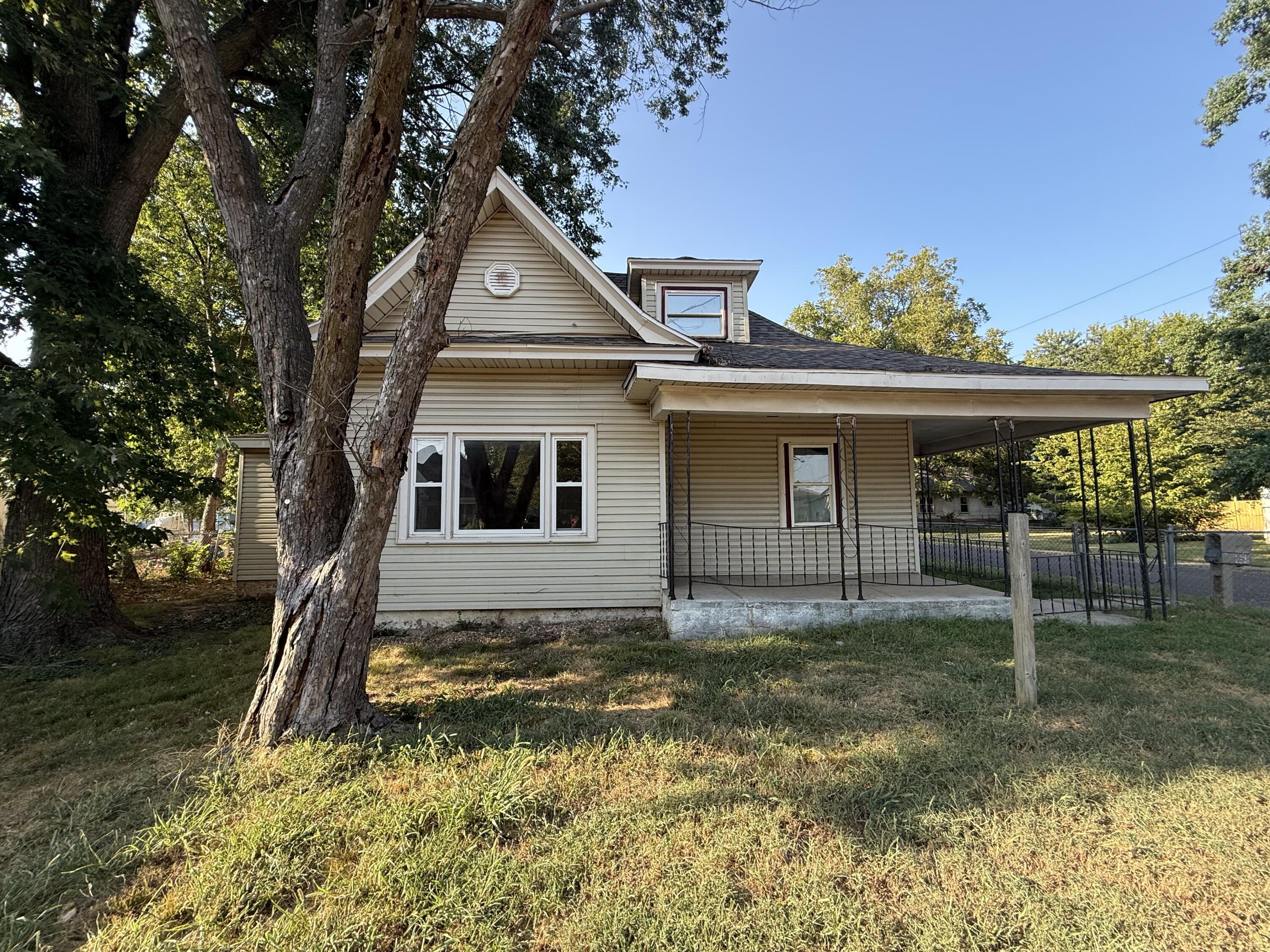 Photo 3 - Residential Income for sale – 1701 W Chestnut Street  Springfield, MO