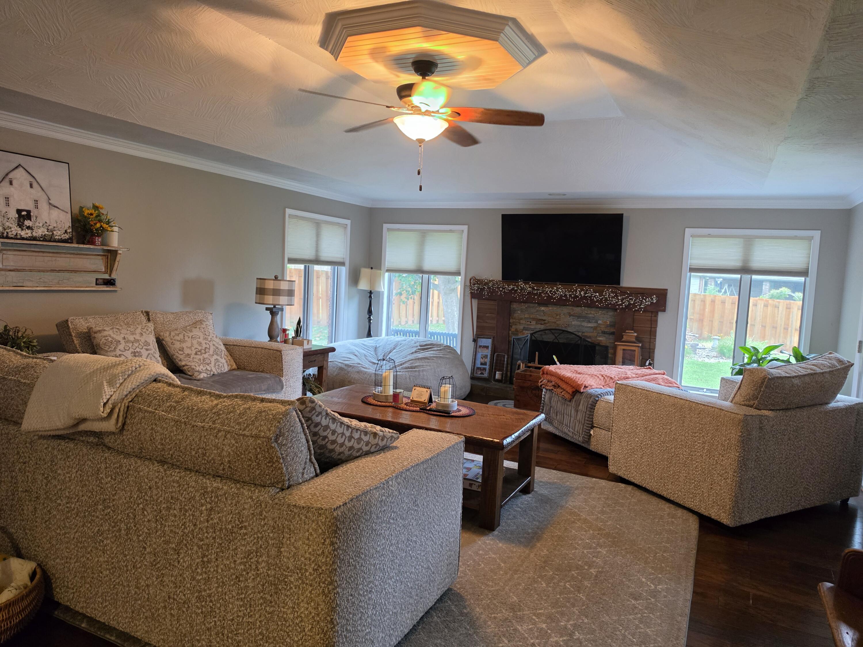 Photo 5 - Residential for sale – 315 N Old Wilderness Road  Nixa, MO