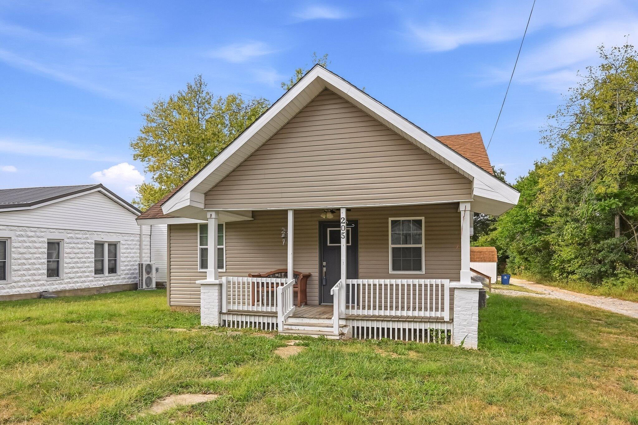 Photo 2 - Residential for sale – 205 N Porter Avenue  Conway, MO