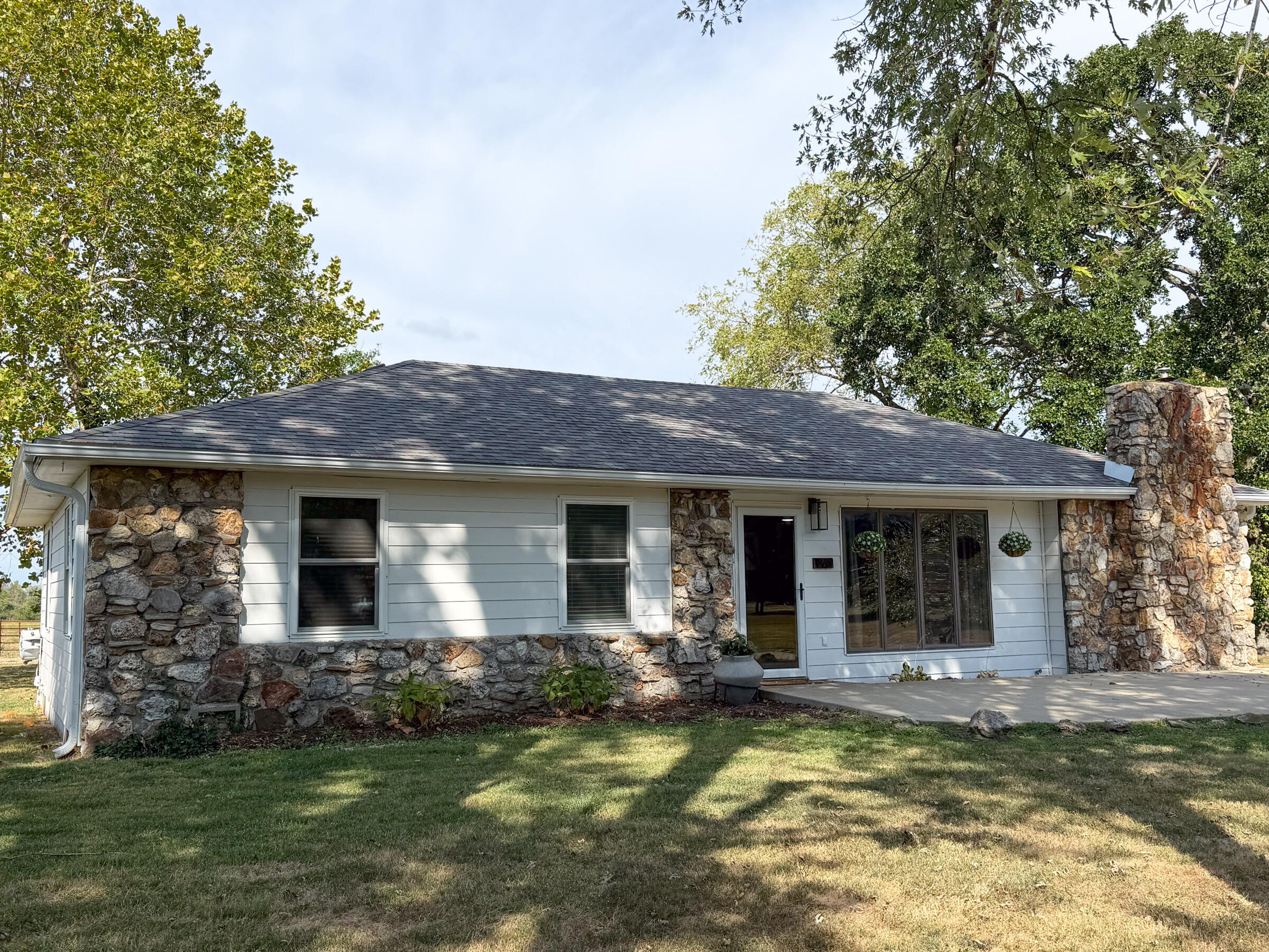 Photo 4 - Residential for sale – 1869  Wall Road  Mountain Grove, MO