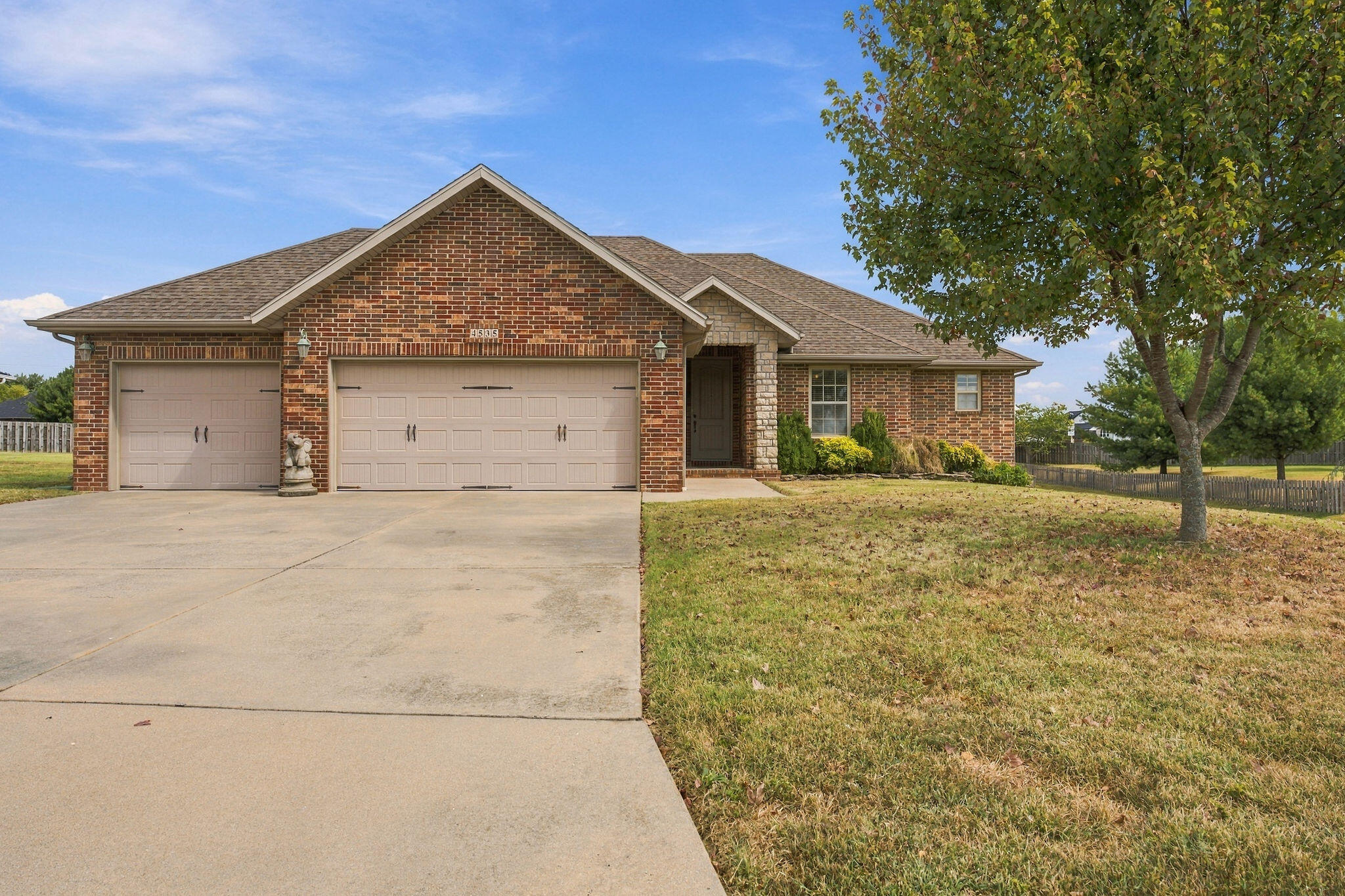 Photo 2 - Residential for sale – 4535 E Cromwell Street  Springfield, MO