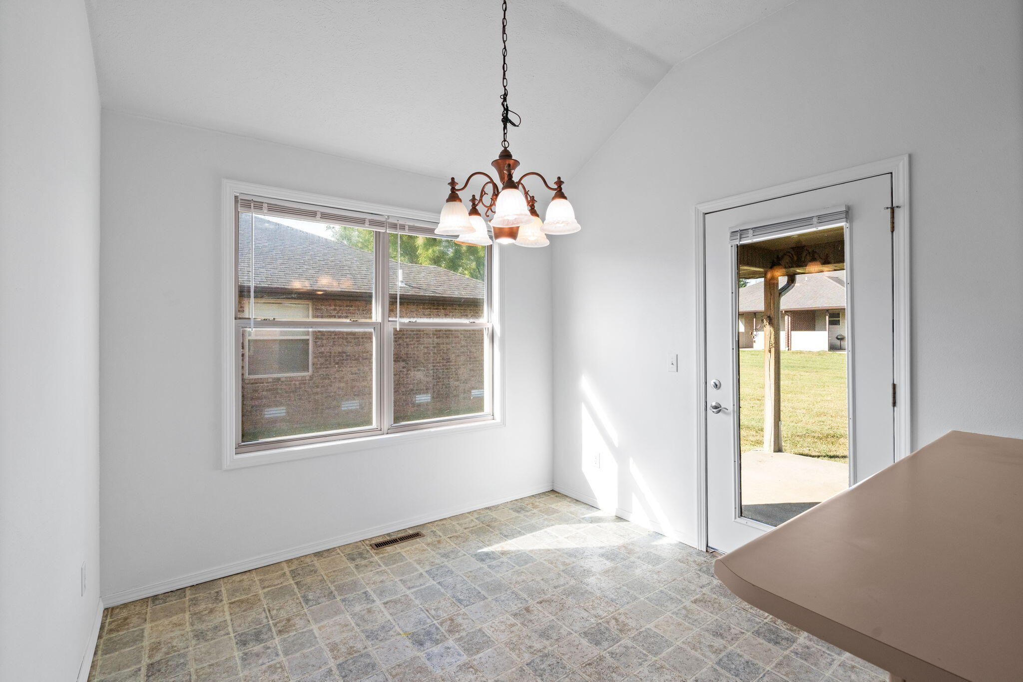 Photo 13 - Residential Lease for sale – 3915 N 15th Street  Ozark, MO