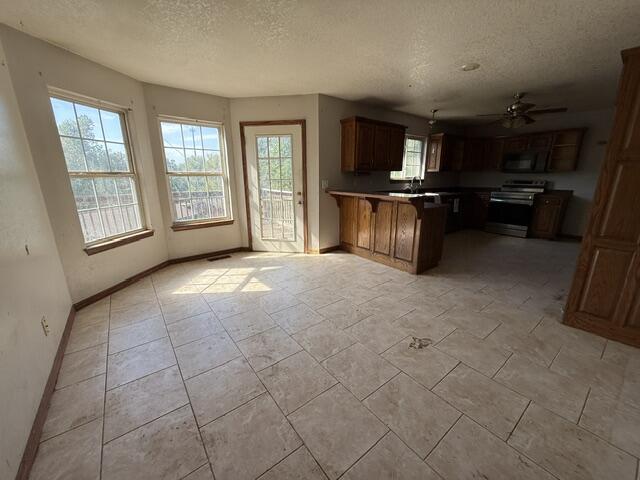 Photo 3 - Residential for sale – 1930 W Elm Drive  Joplin, MO