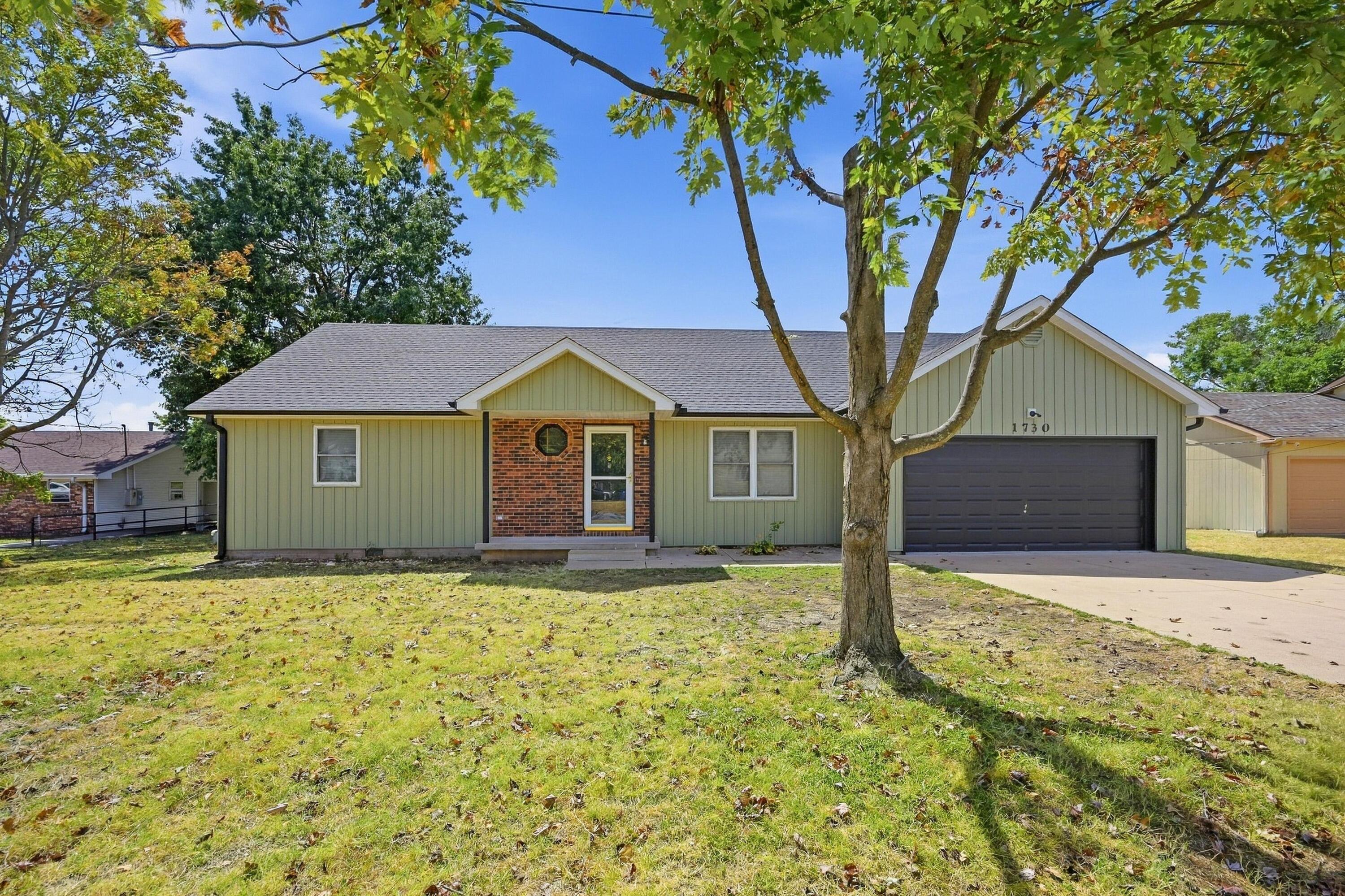 Photo 2 - Residential for sale – 1730 E 30th Street  Joplin, MO