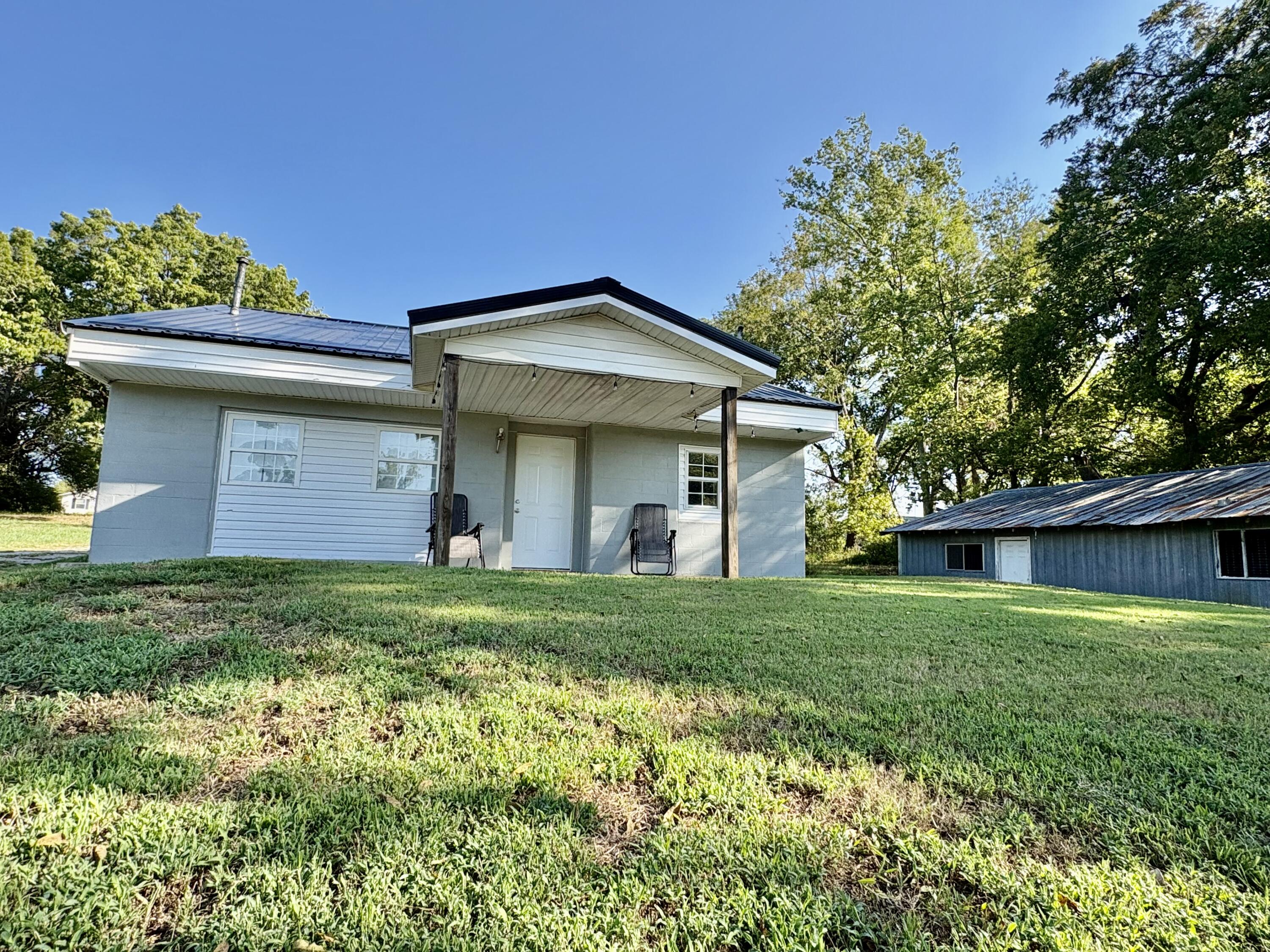 Photo 5 - Residential for sale – 644  Garrett Street  Greenfield, MO