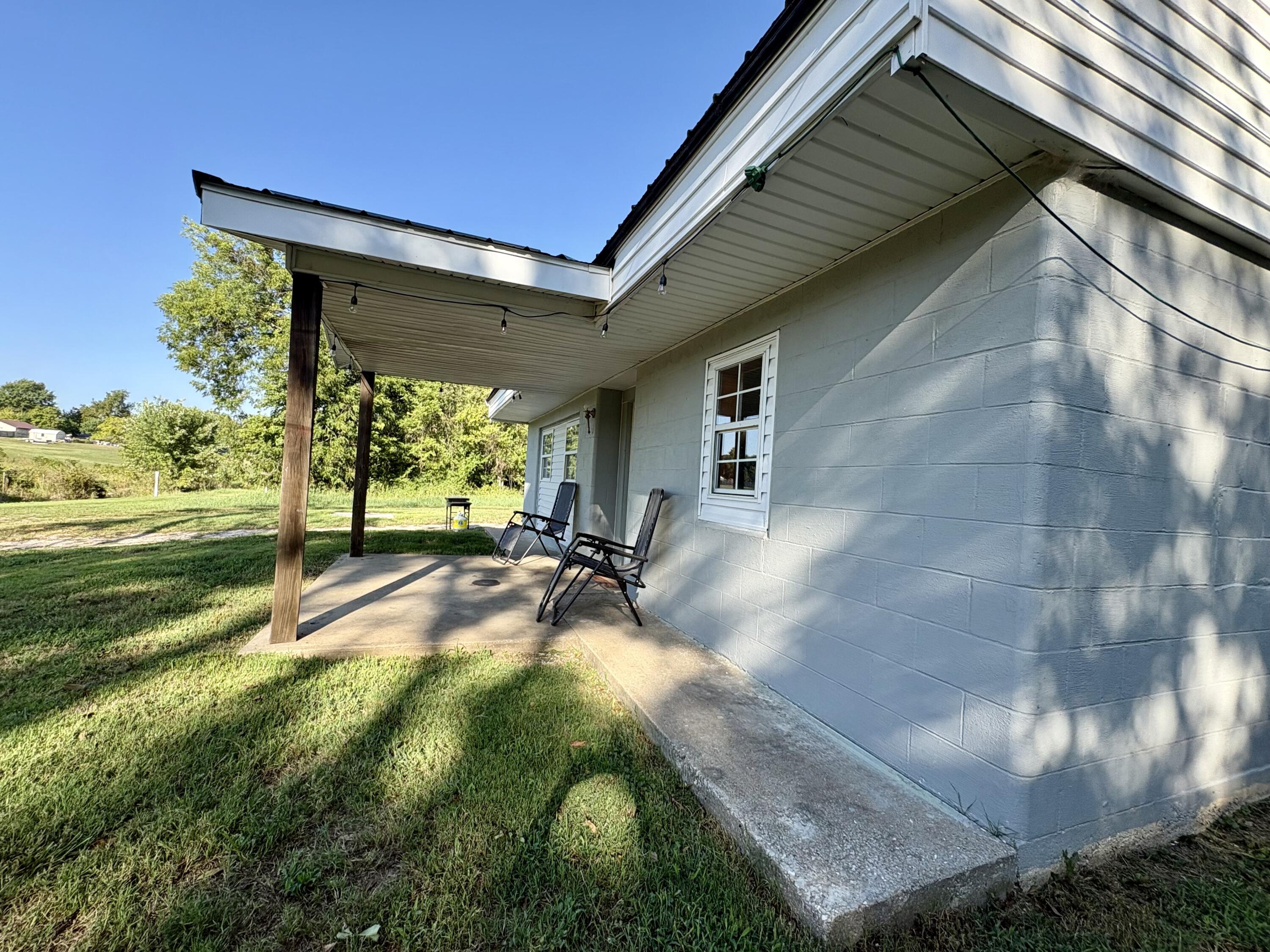 Photo 6 - Residential for sale – 644  Garrett Street  Greenfield, MO
