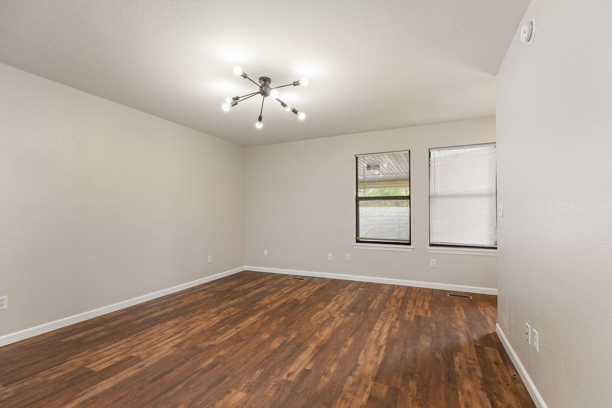 Photo 16 - Residential for sale – 317-347  Hawthorne Street  Hollister, MO