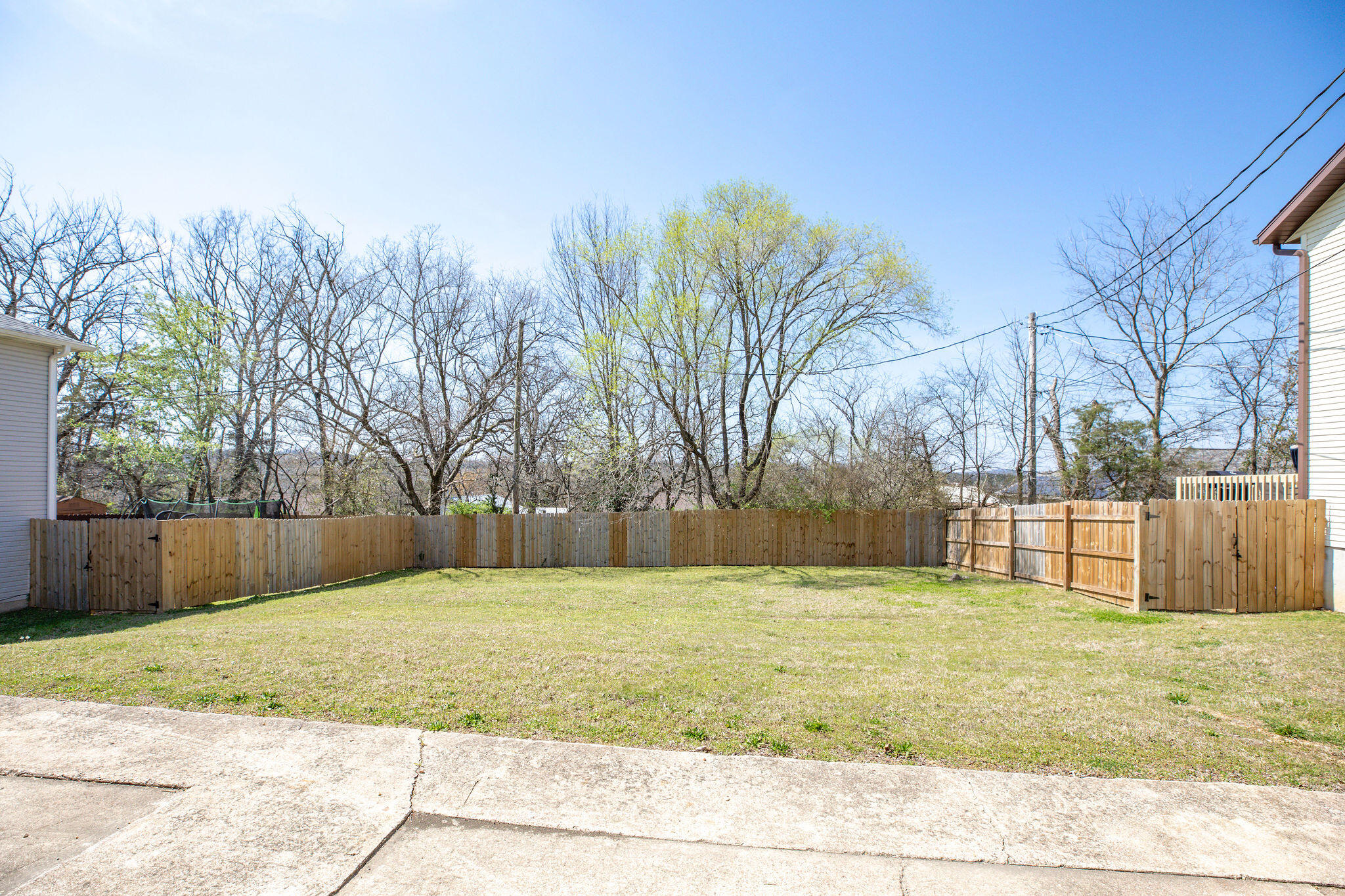 Photo 6 - Residential for sale – 317-347  Hawthorne Street  Hollister, MO