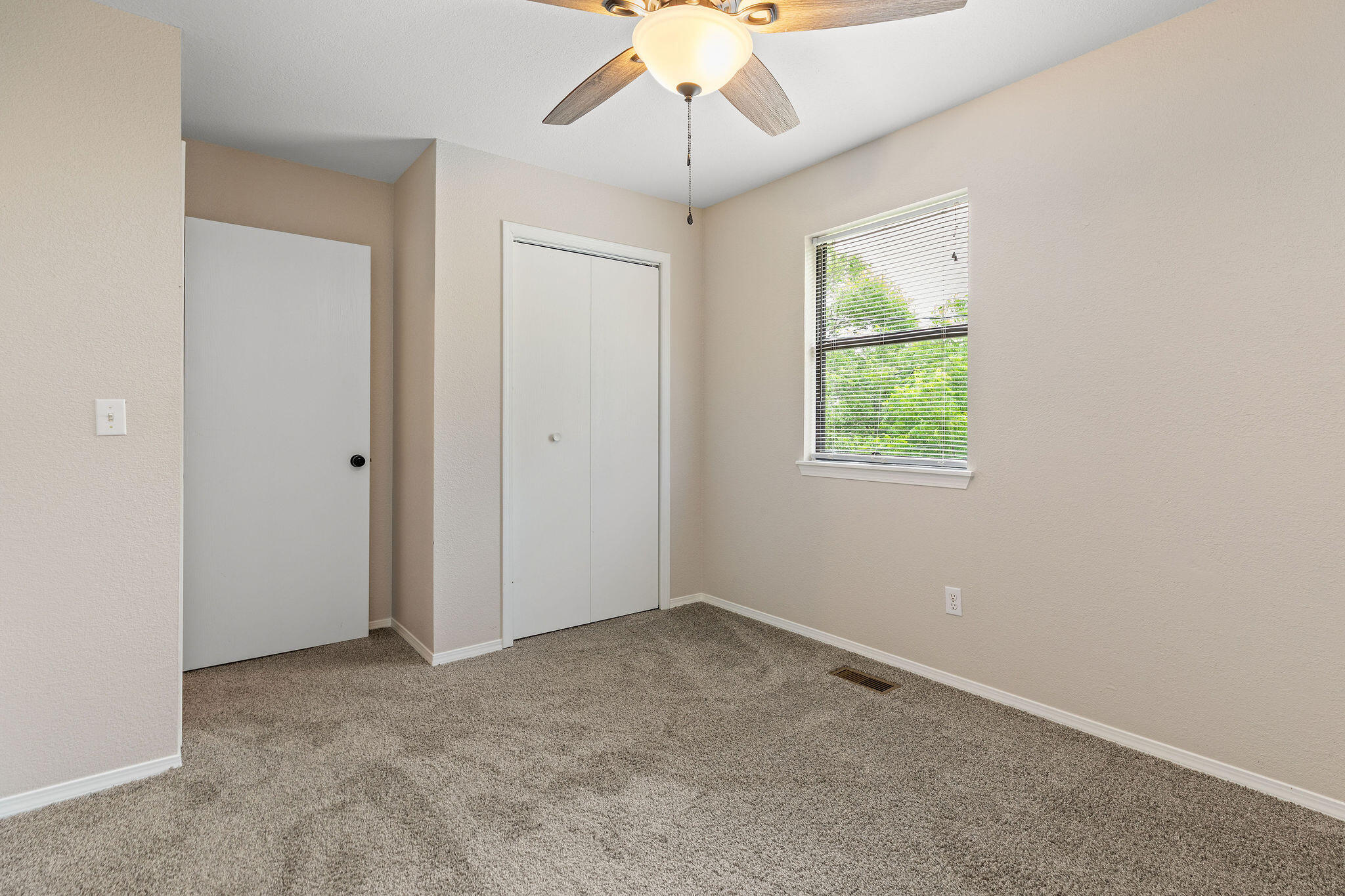 Photo 19 - Residential for sale – 317-347  Hawthorne Street  Hollister, MO