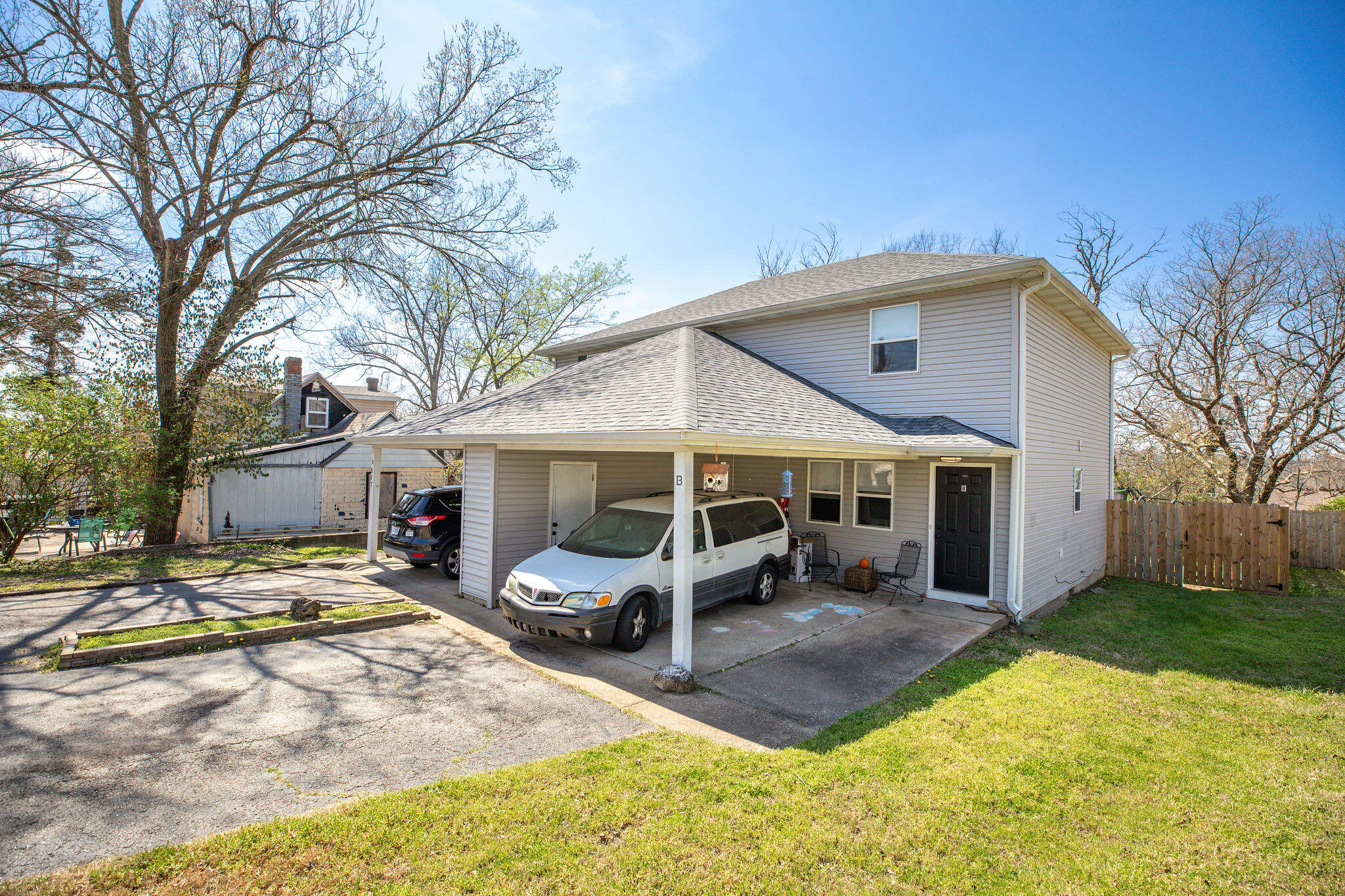 Photo 4 - Residential for sale – 317-347  Hawthorne Street  Hollister, MO