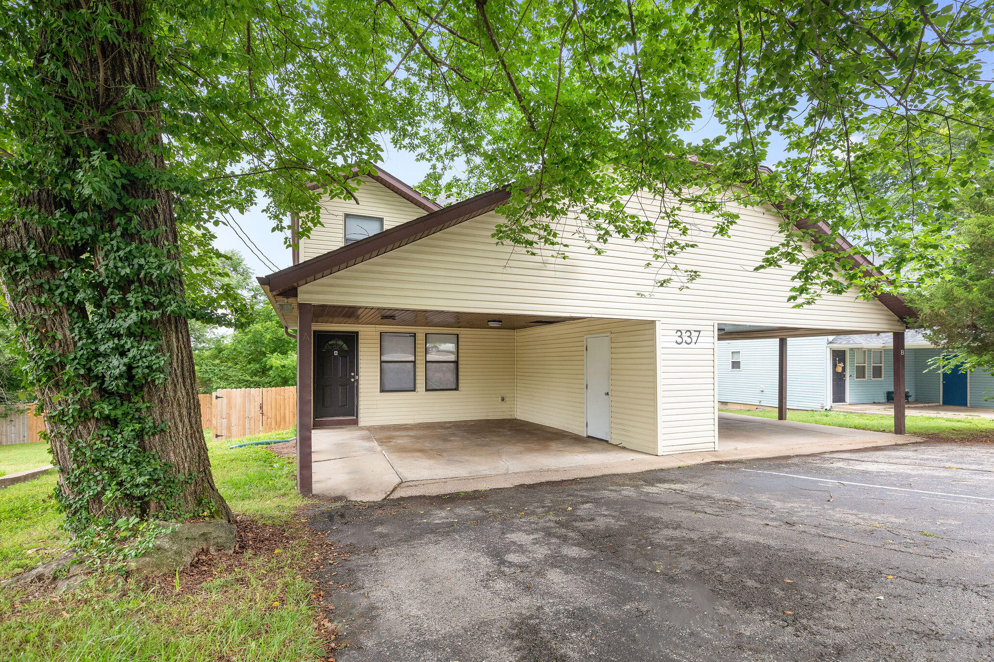 Photo 9 - Residential for sale – 317-347  Hawthorne Street  Hollister, MO