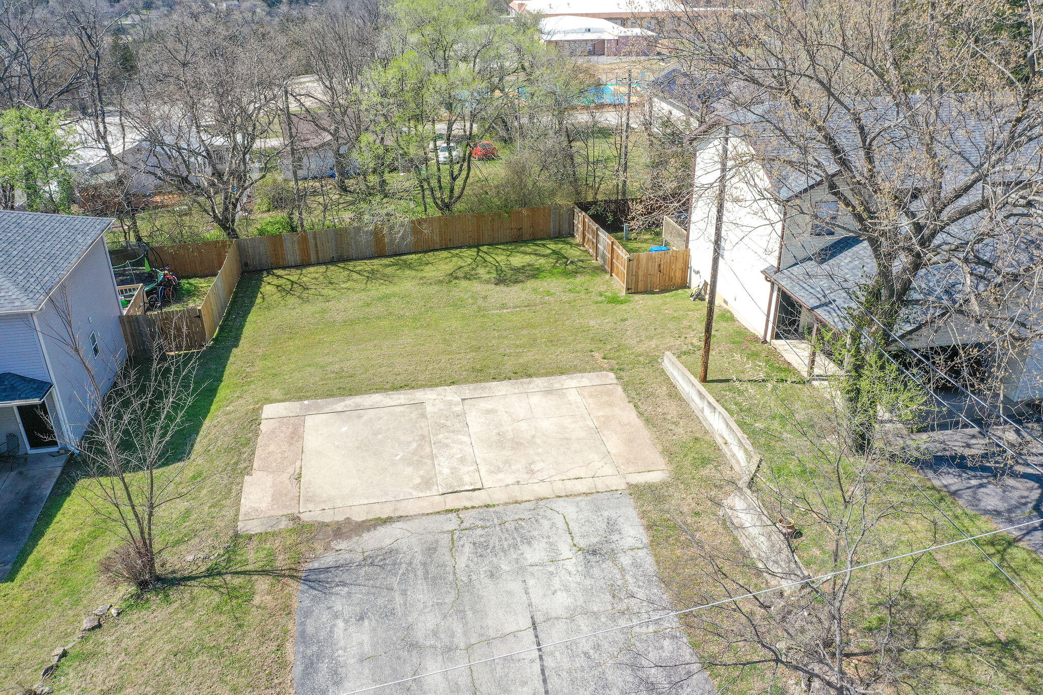 Photo 5 - Residential for sale – 317-347  Hawthorne Street  Hollister, MO
