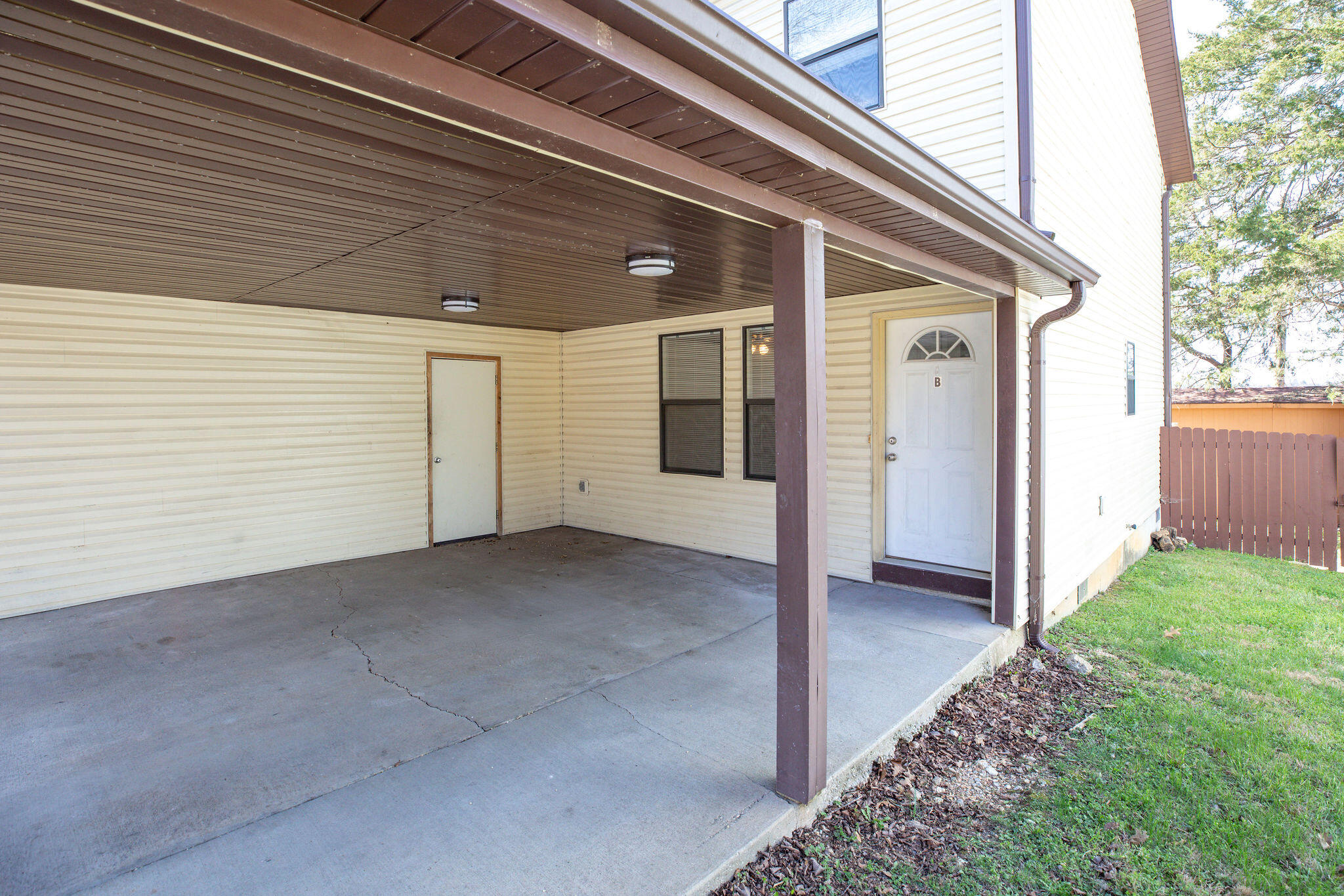 Photo 7 - Residential for sale – 317-347  Hawthorne Street  Hollister, MO