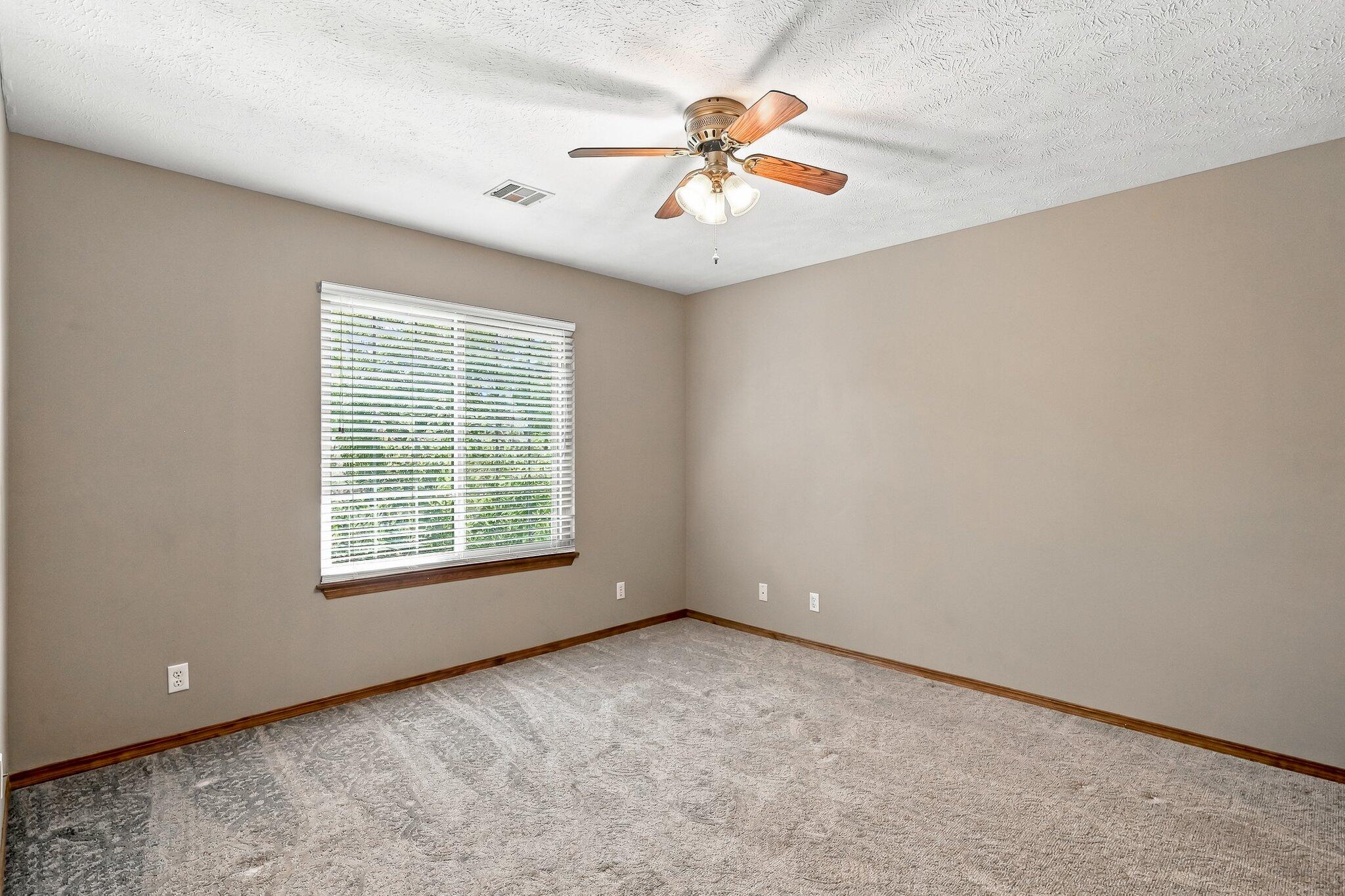 Photo 18 - Residential for sale – 2327 W Chesterfield Boulevard  Springfield, MO