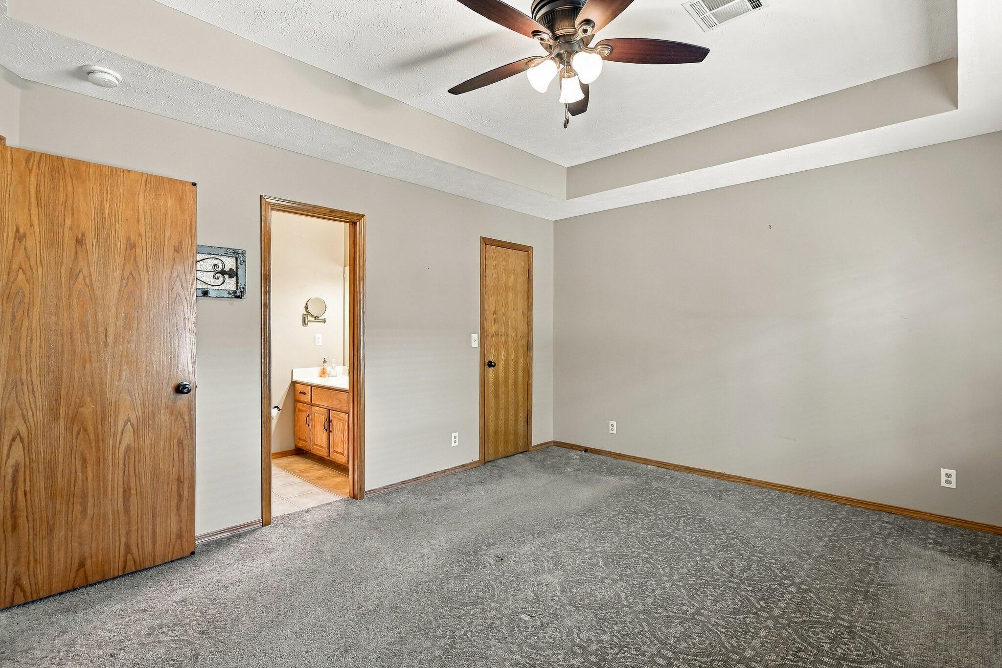 Photo 15 - Residential for sale – 2327 W Chesterfield Boulevard  Springfield, MO