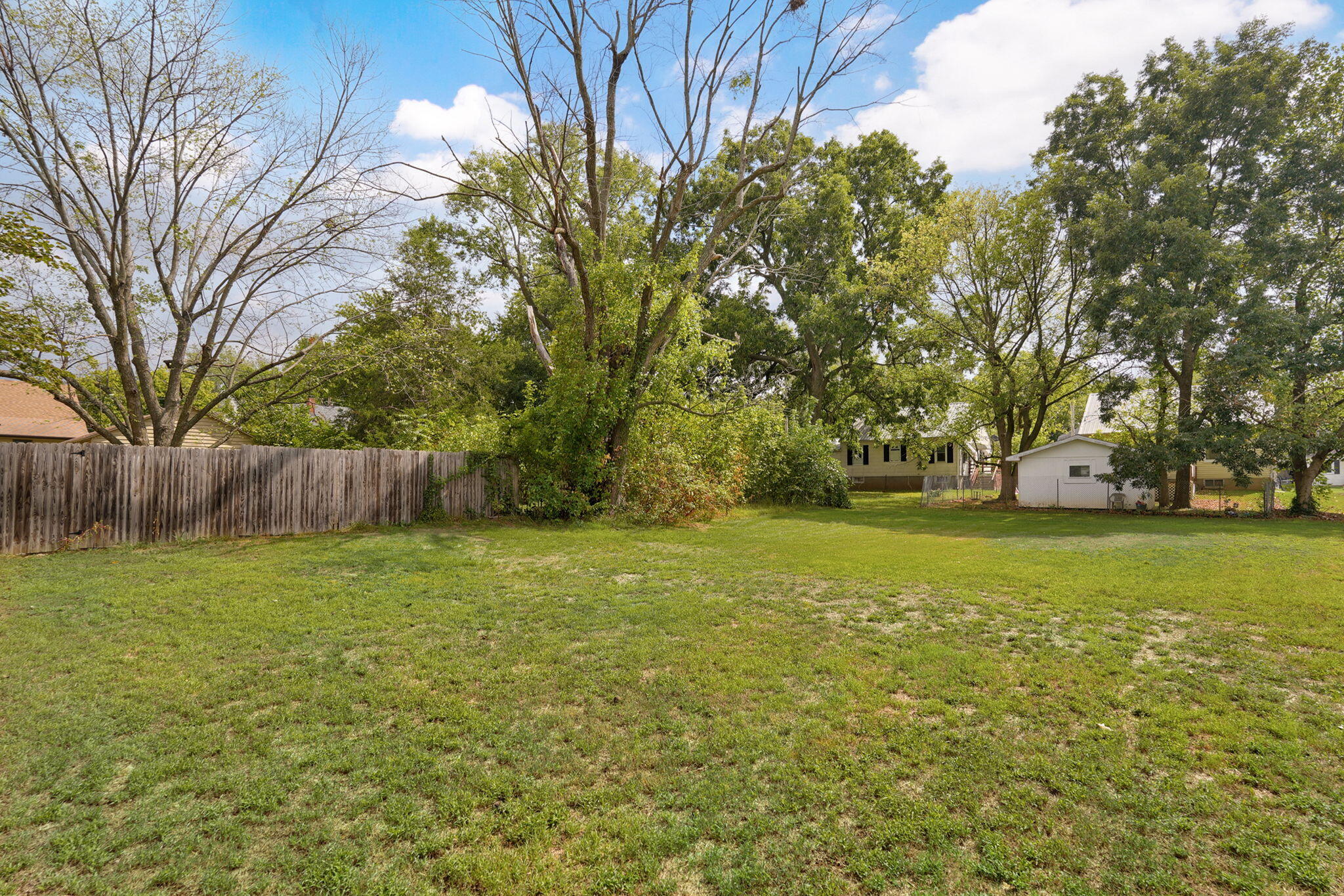Photo 9 - Residential for sale – 416 W Water Street  Mt Vernon, MO