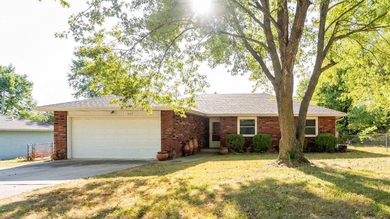 Residential for sale – 225 N Pringle Avenue  Ash Grove, MO