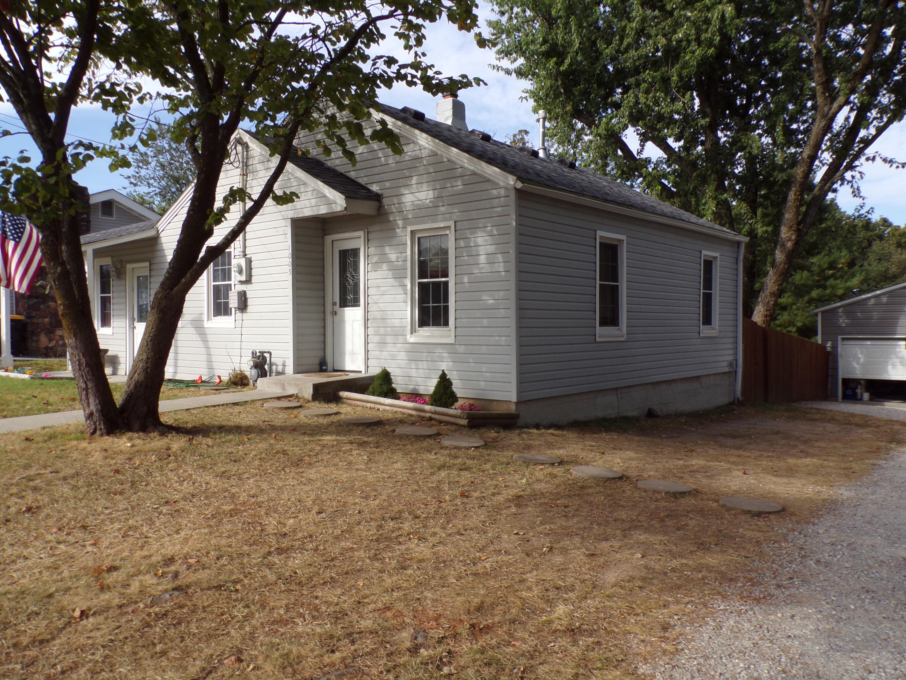 Photo 3 - Residential for sale – 1005 S 3rd Street  Ozark, MO