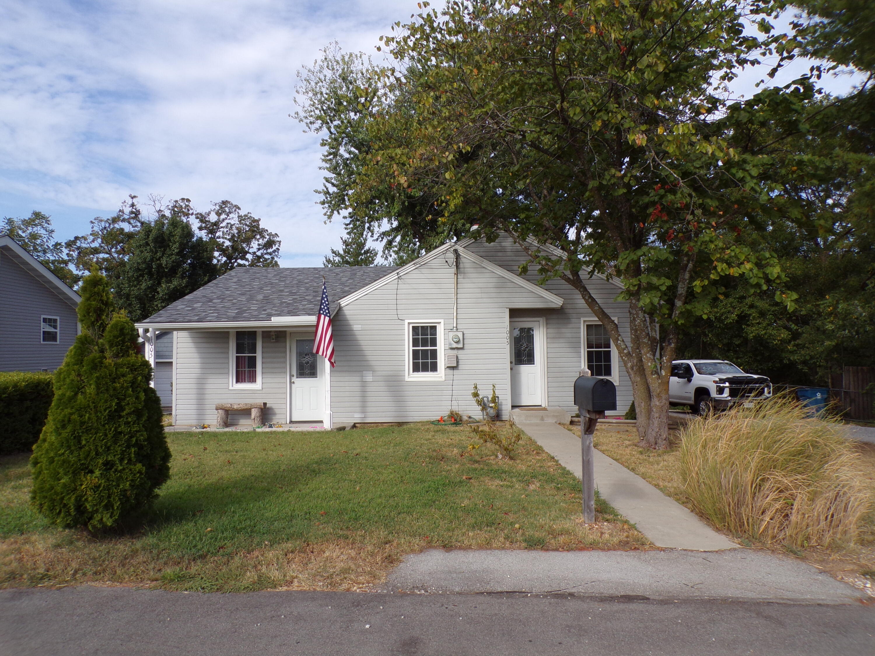 Photo 2 - Residential for sale – 1005 S 3rd Street  Ozark, MO