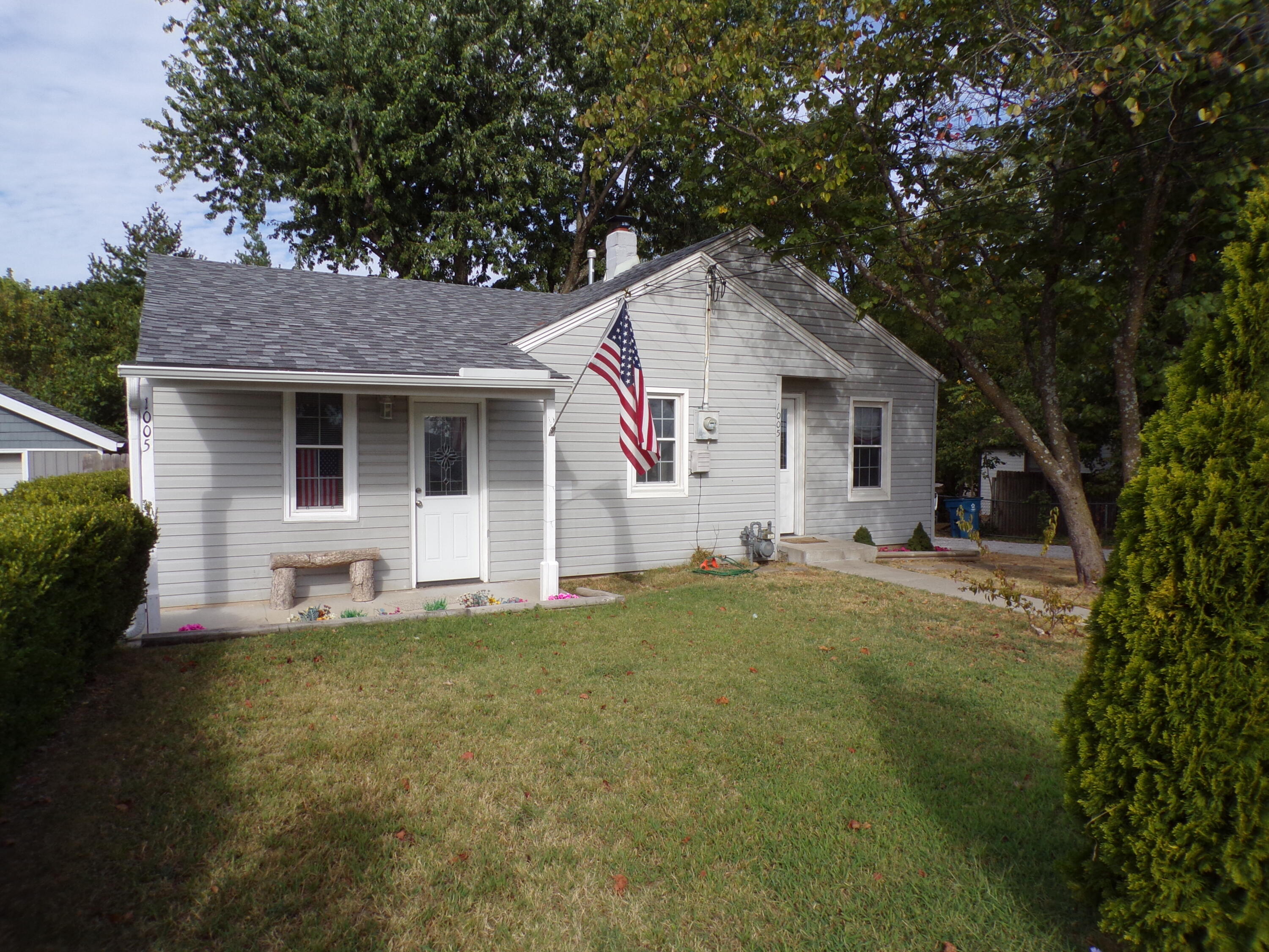 Residential for sale – 1005 S 3rd Street  Ozark, MO