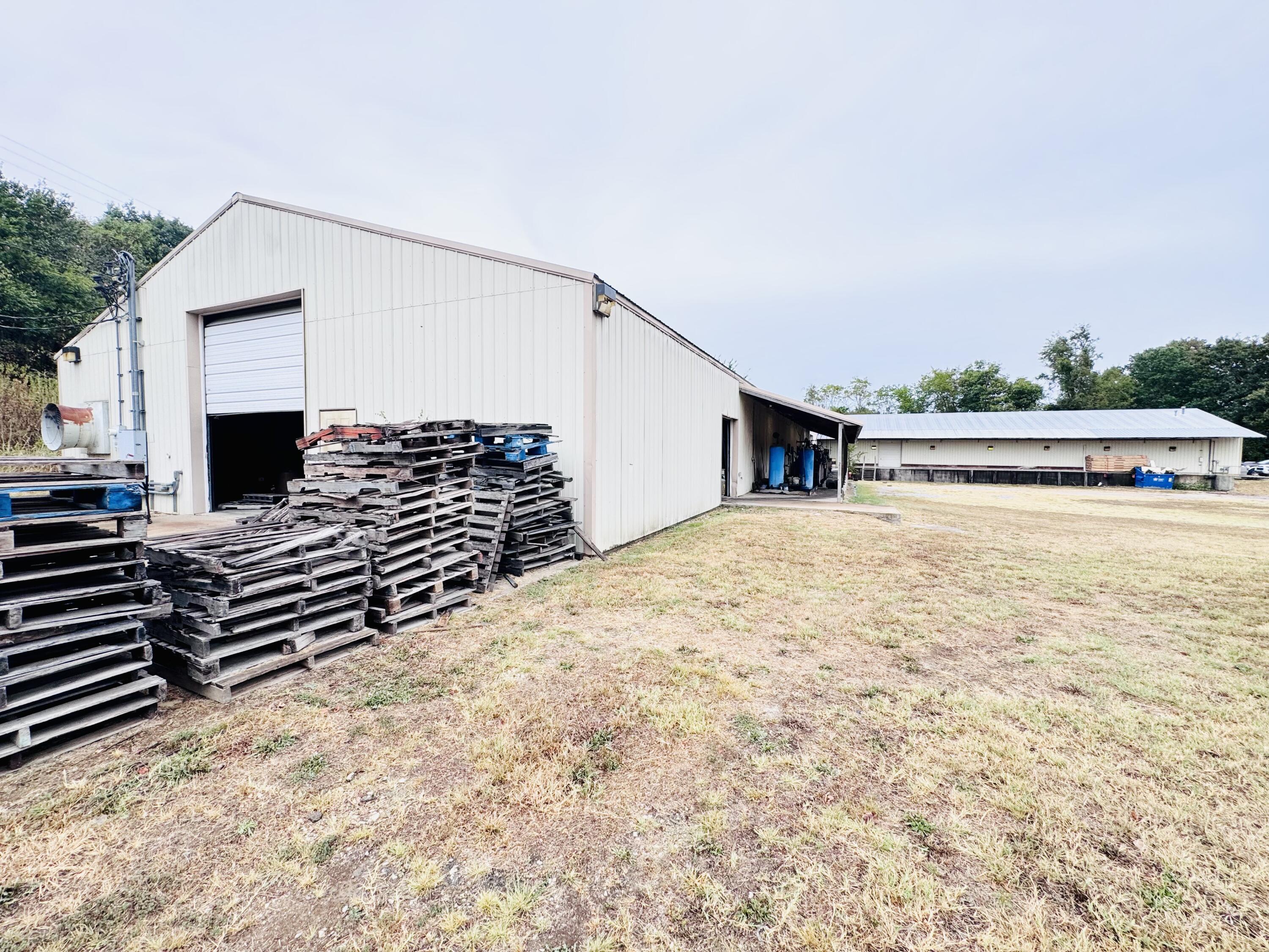 Photo 4 - Commercial Sale for sale – 75  Garvey Drive  Noel, MO