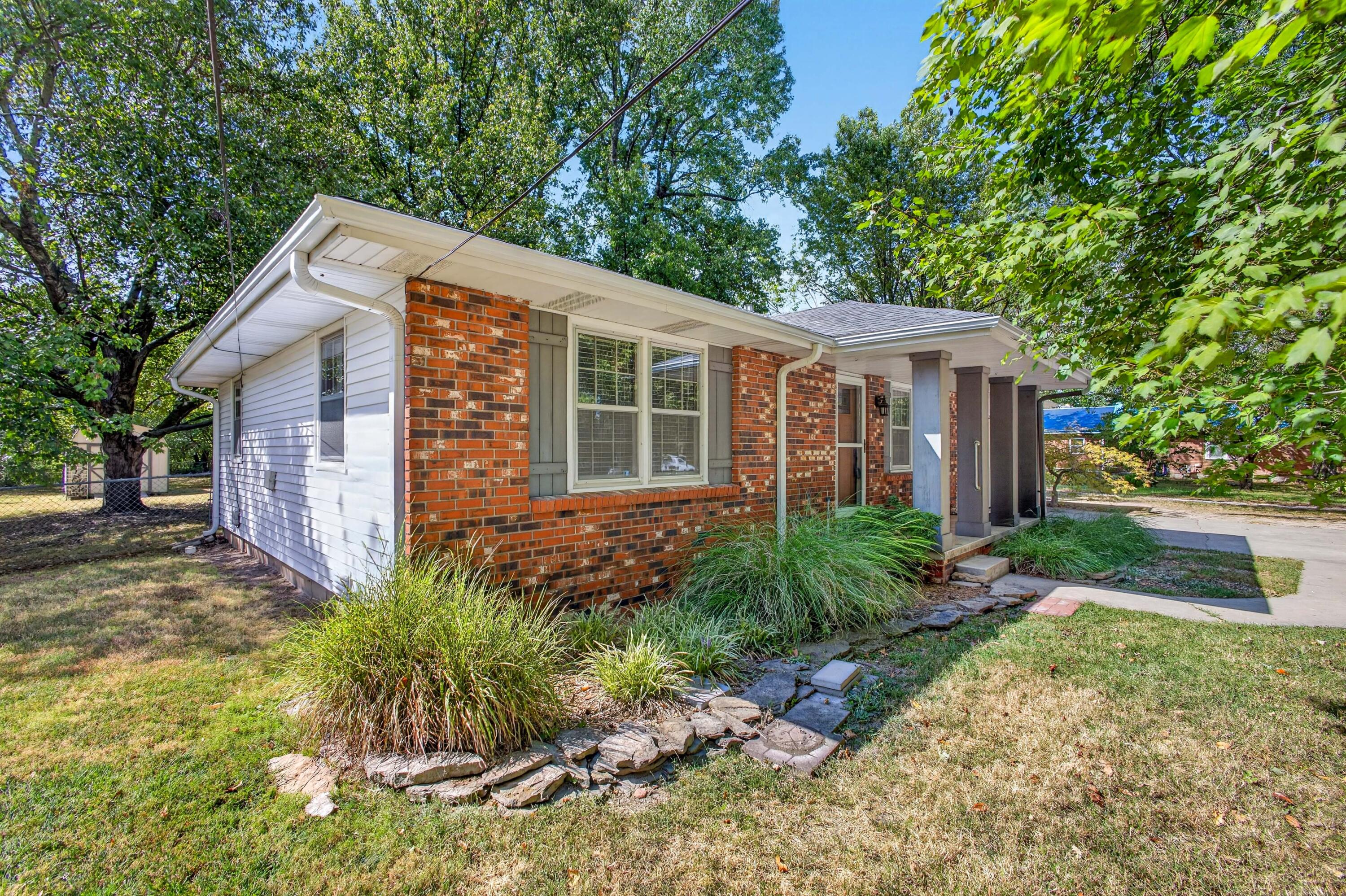 Photo 4 - Residential for sale – 2829 N Oakland Avenue  Springfield, MO