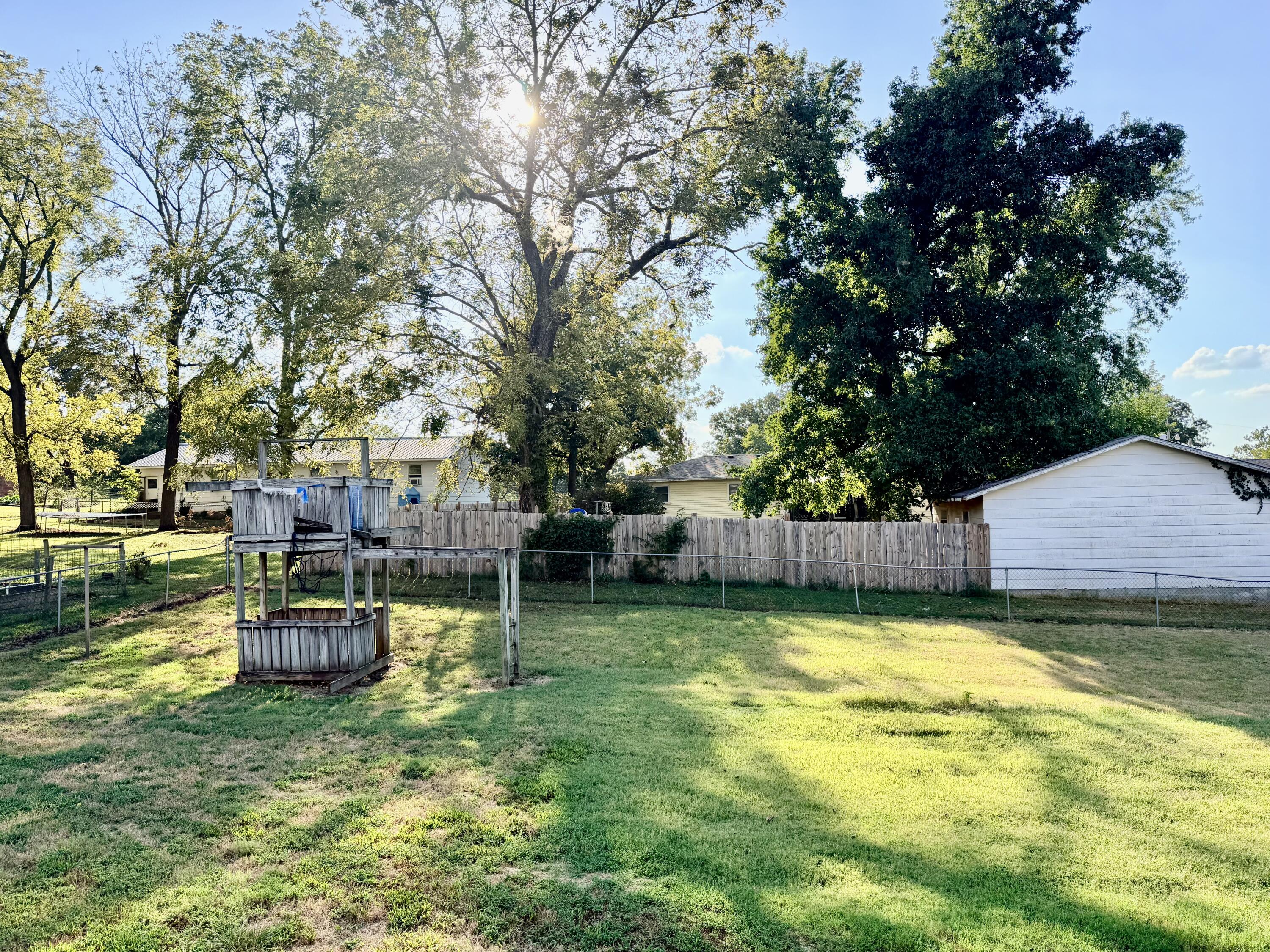 Photo 21 - Residential for sale – 33  Preston Street  Greenfield, MO