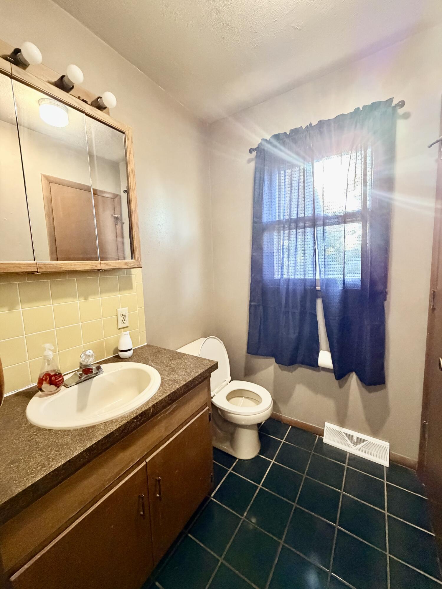 Photo 8 - Residential for sale – 33  Preston Street  Greenfield, MO