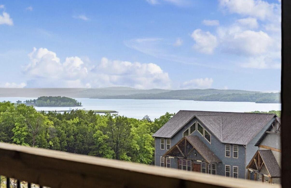 Photo 3 - Residential for sale – 270  Chateau Cove Drive  Branson, MO