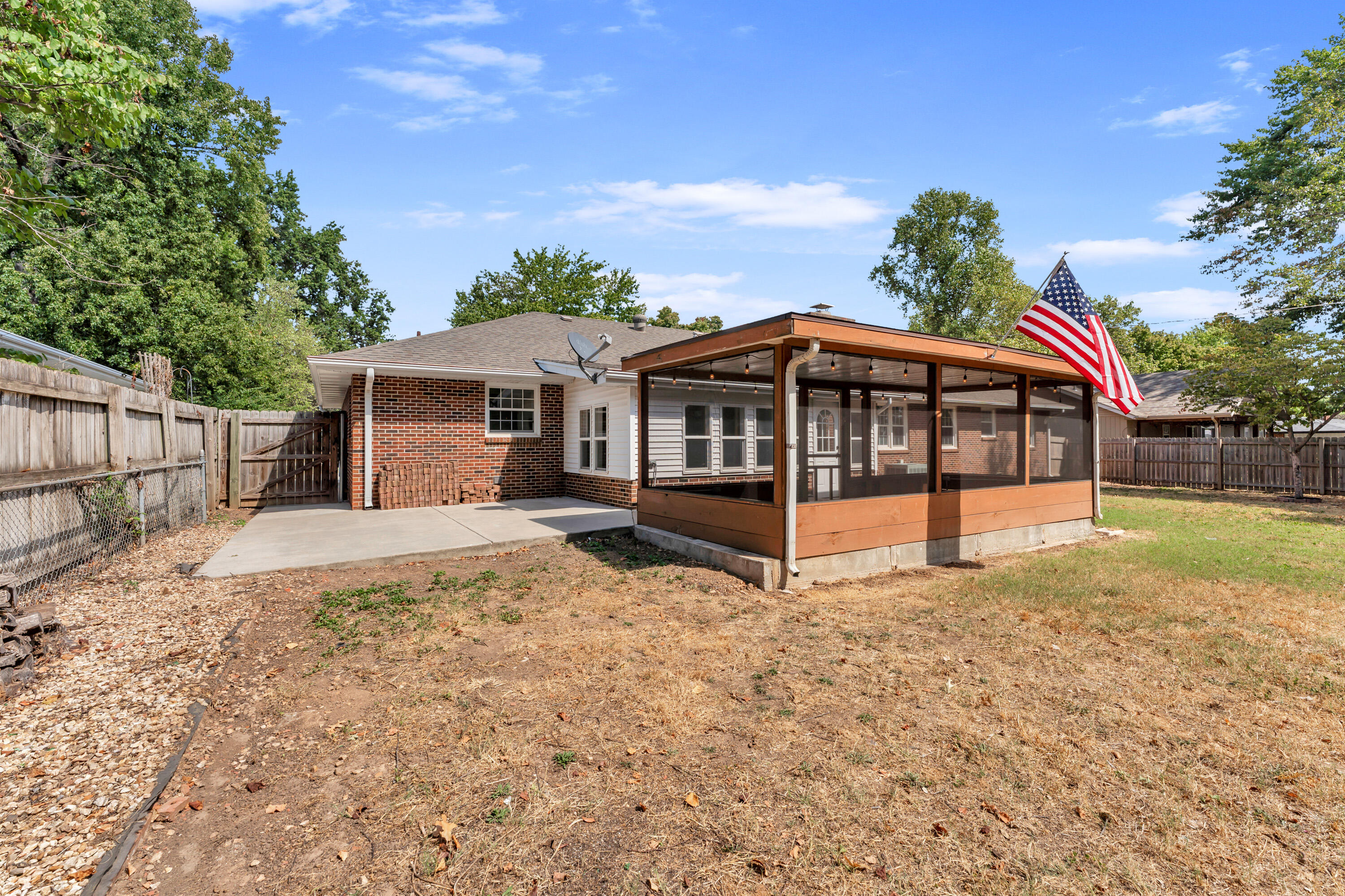 Photo 32 - Residential for sale – 844 W Maplewood Street  Springfield, MO