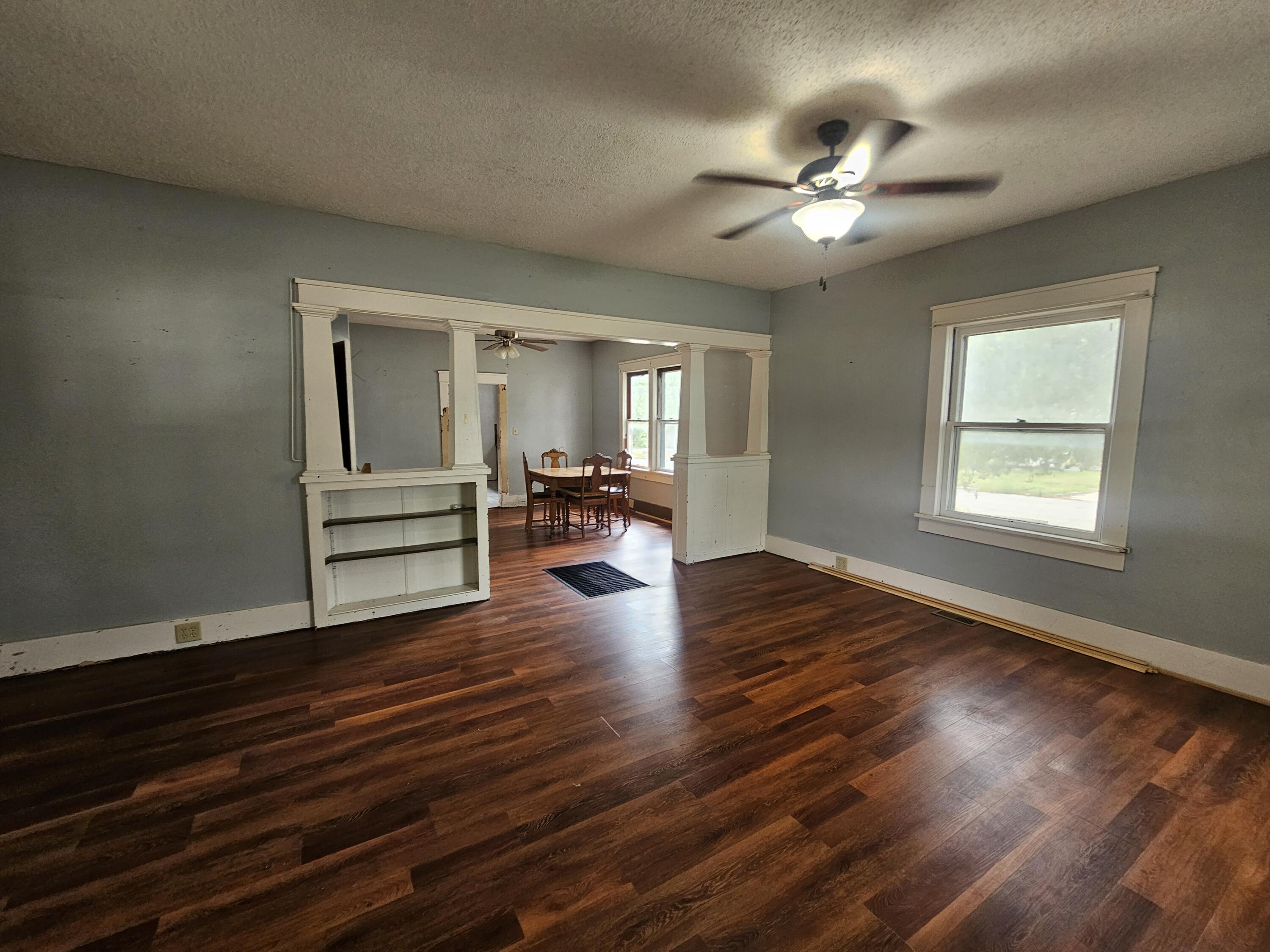 Photo 4 - Residential for sale – 314  Jasper Street  Aurora, MO