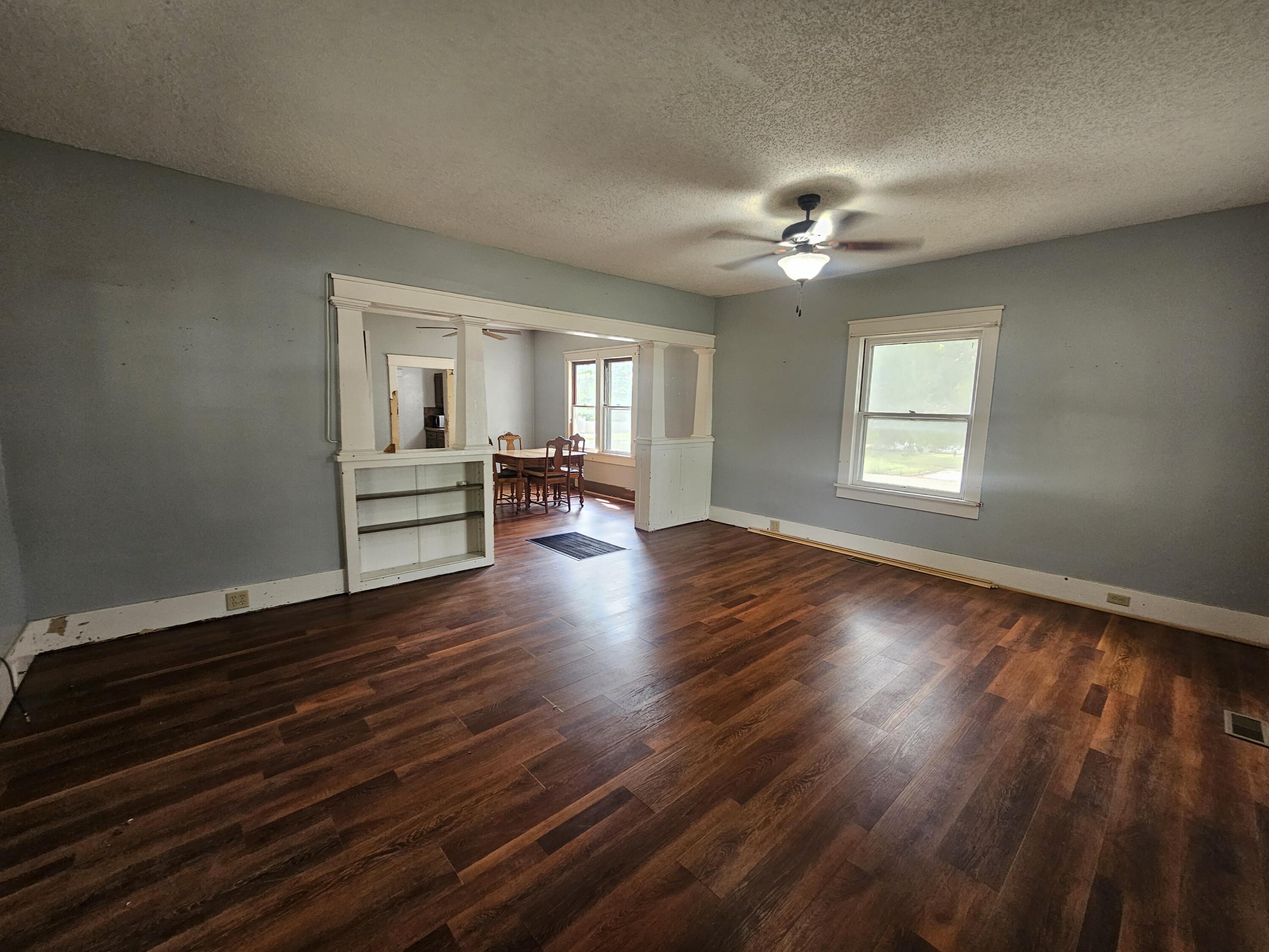 Photo 6 - Residential for sale – 314  Jasper Street  Aurora, MO
