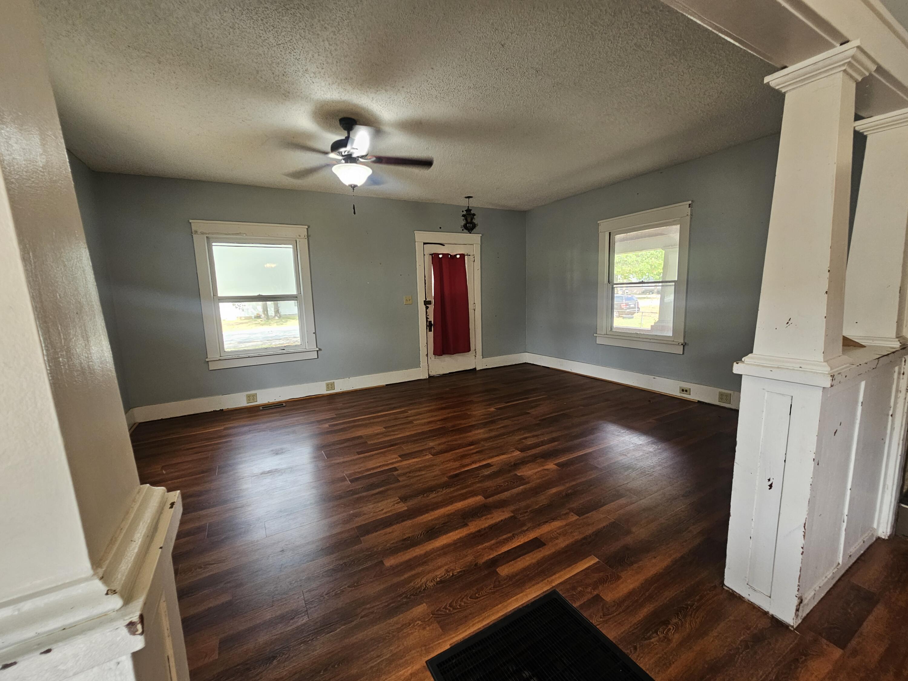 Photo 8 - Residential for sale – 314  Jasper Street  Aurora, MO