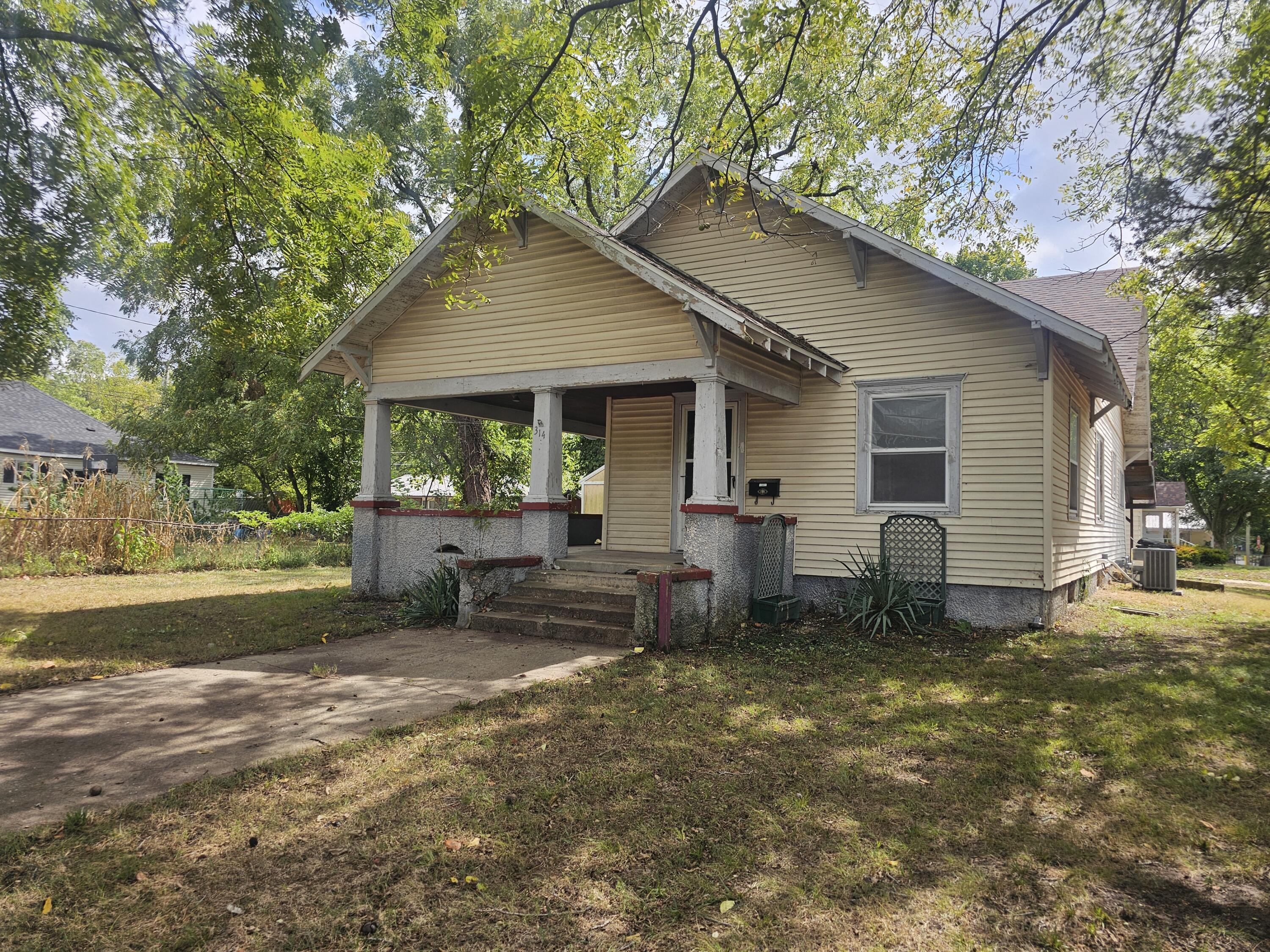 Photo 2 - Residential for sale – 314  Jasper Street  Aurora, MO