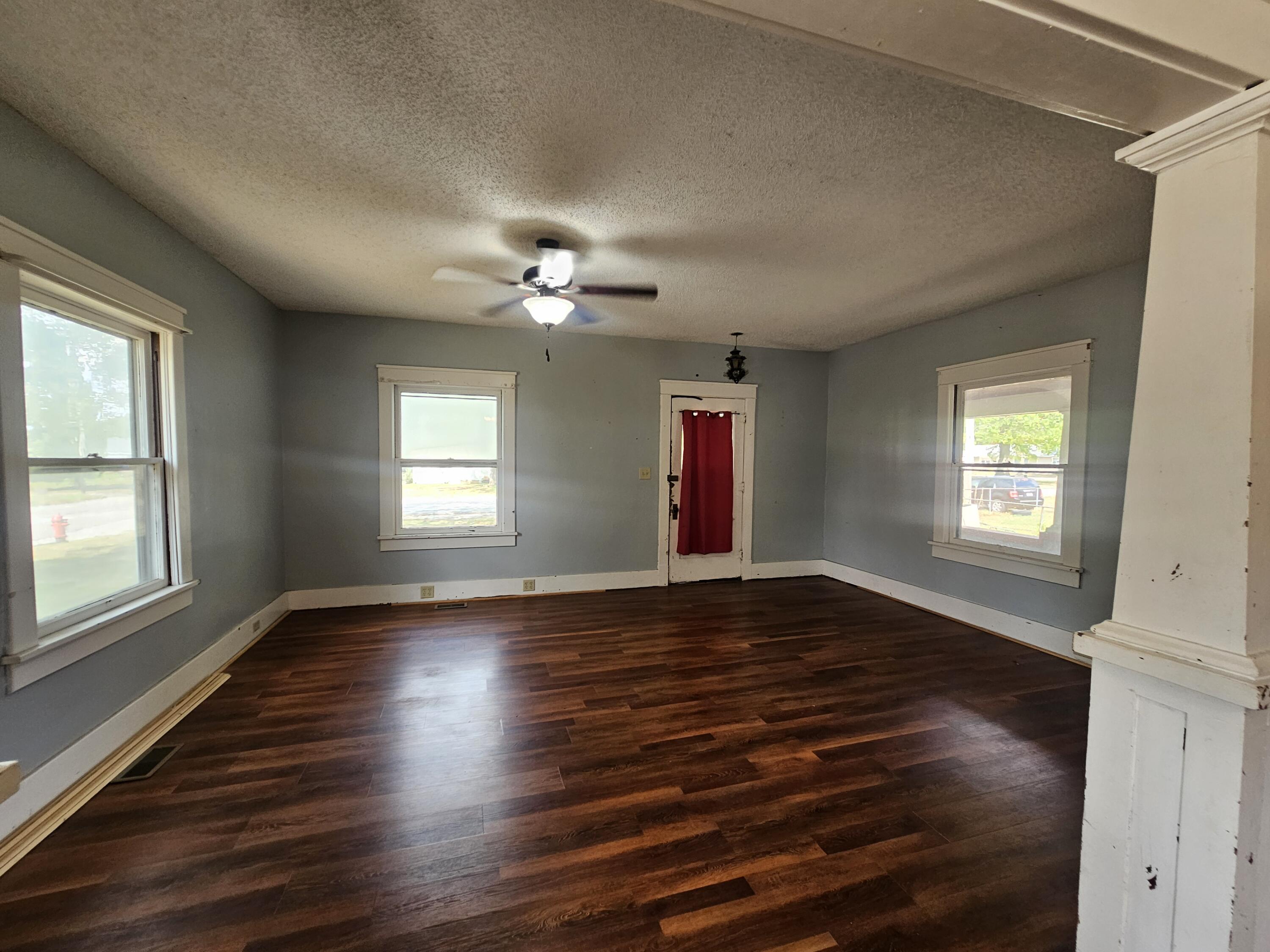 Photo 9 - Residential for sale – 314  Jasper Street  Aurora, MO