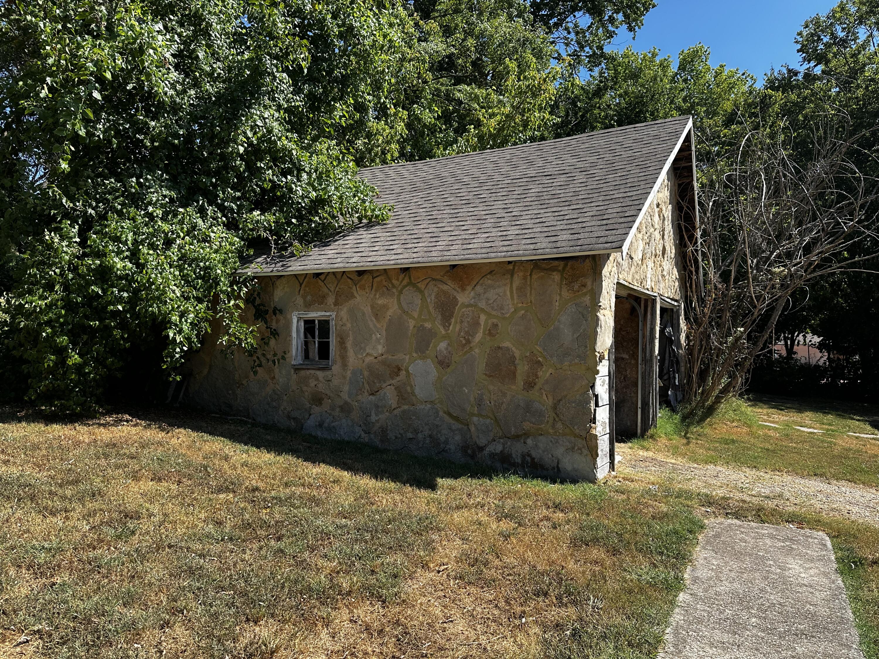 Photo 9 - Residential for sale – 309 W 14th Street  Cassville, MO