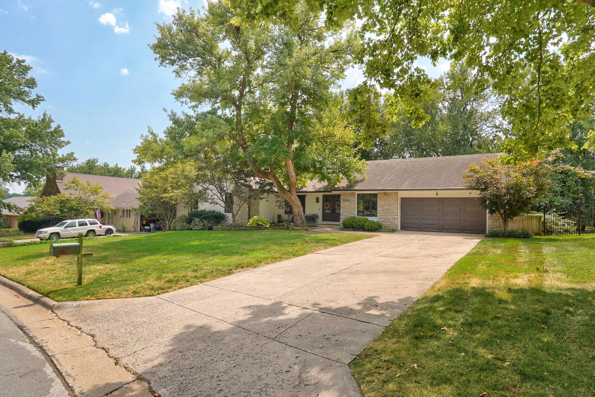 Photo 3 - Residential for sale – 3530 E Blueridge Street  Springfield, MO