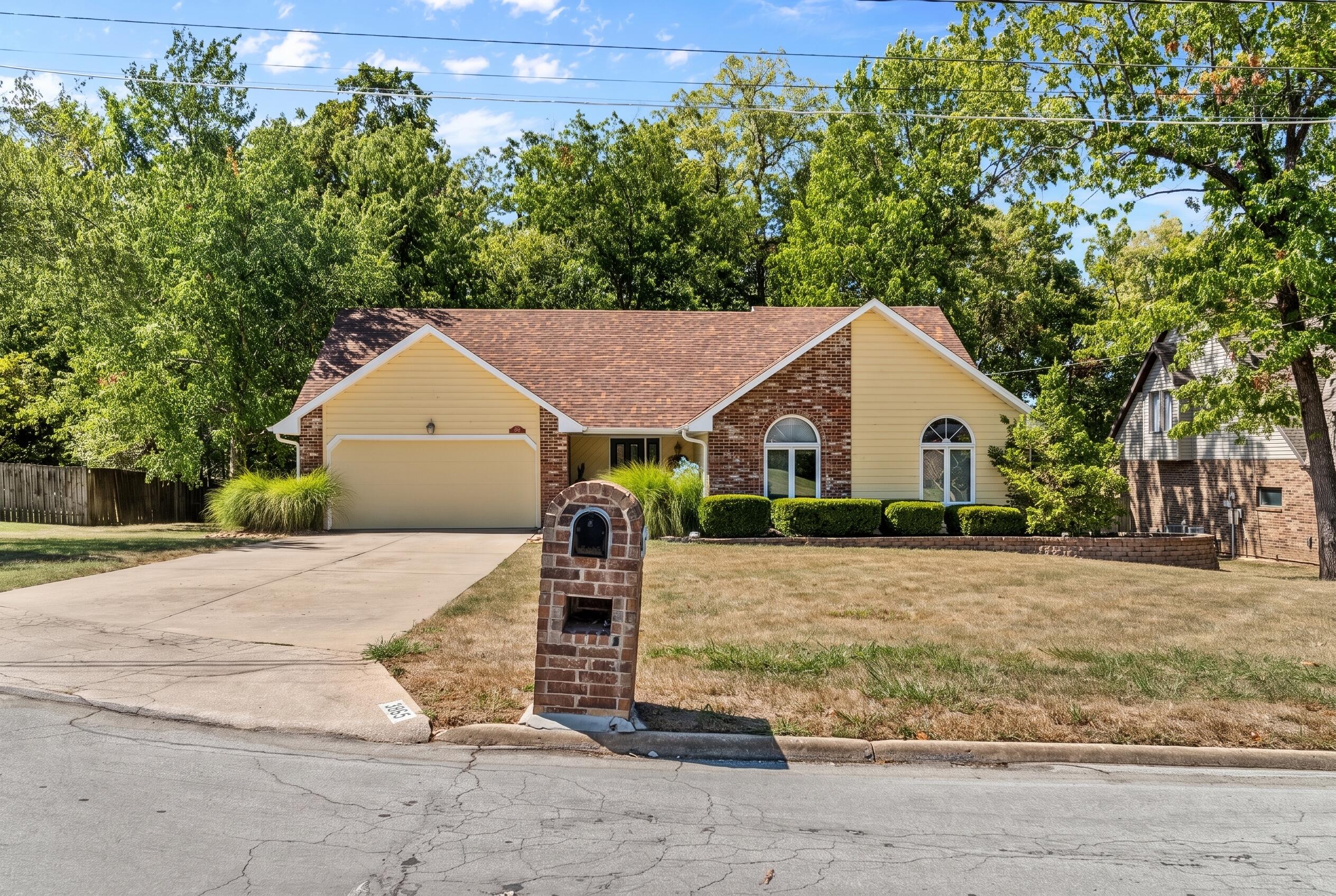 Photo 2 - Residential for sale – 3865 N Williams Court  Springfield, MO
