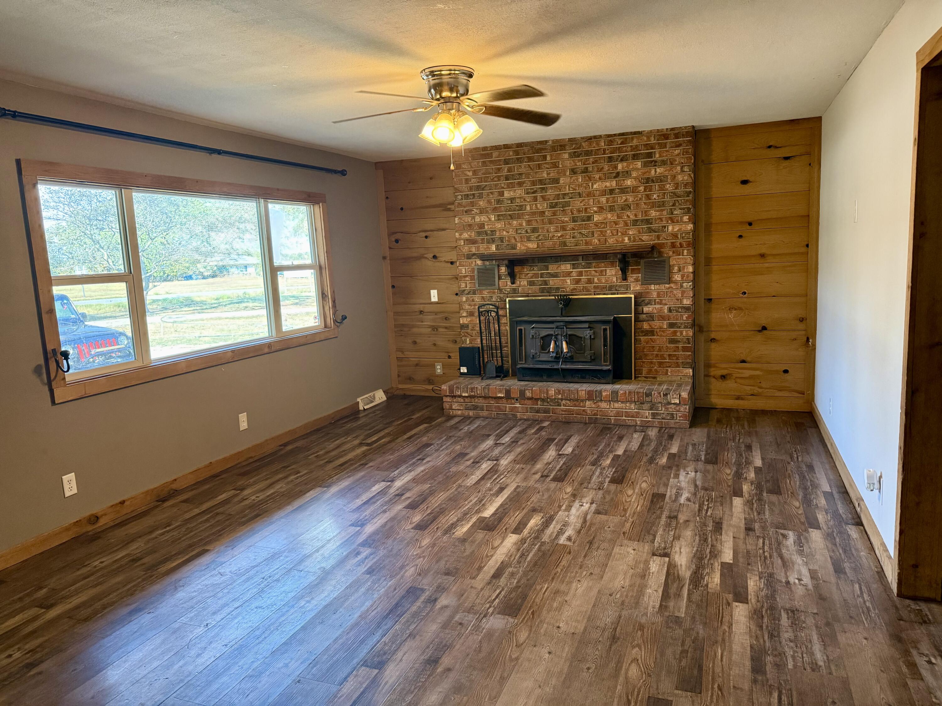 Photo 4 - Residential for sale – 605  State Highway 76   Exeter, MO