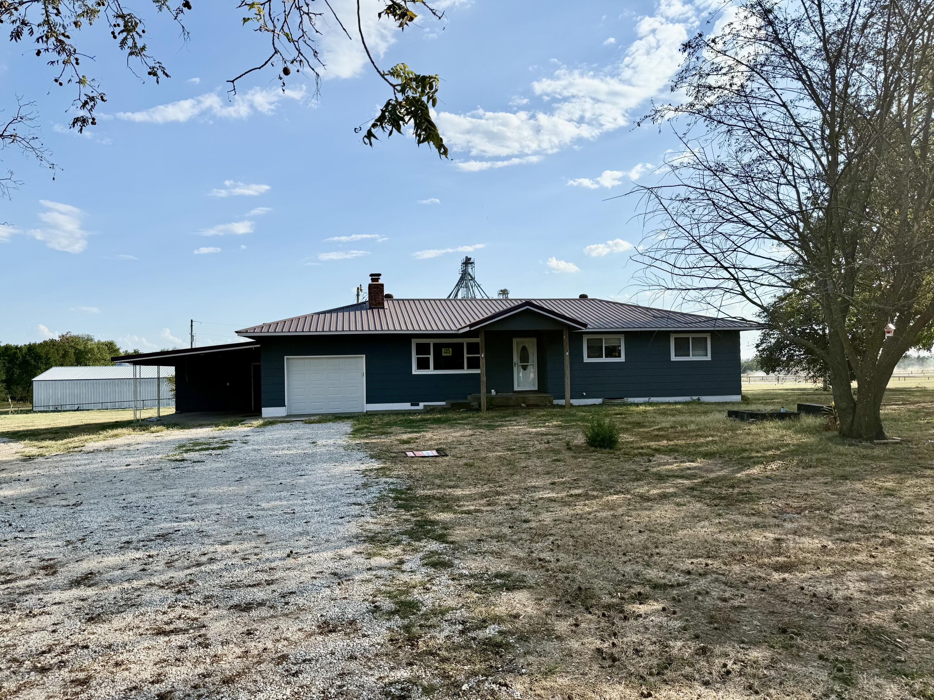 Residential for sale – 605  State Highway 76   Exeter, MO