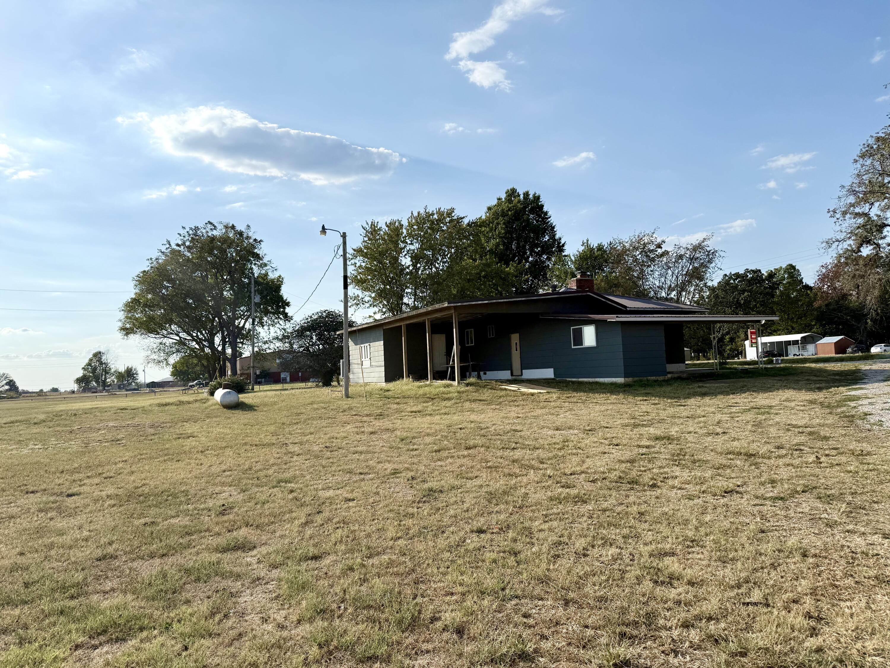 Photo 3 - Residential for sale – 605  State Highway 76   Exeter, MO