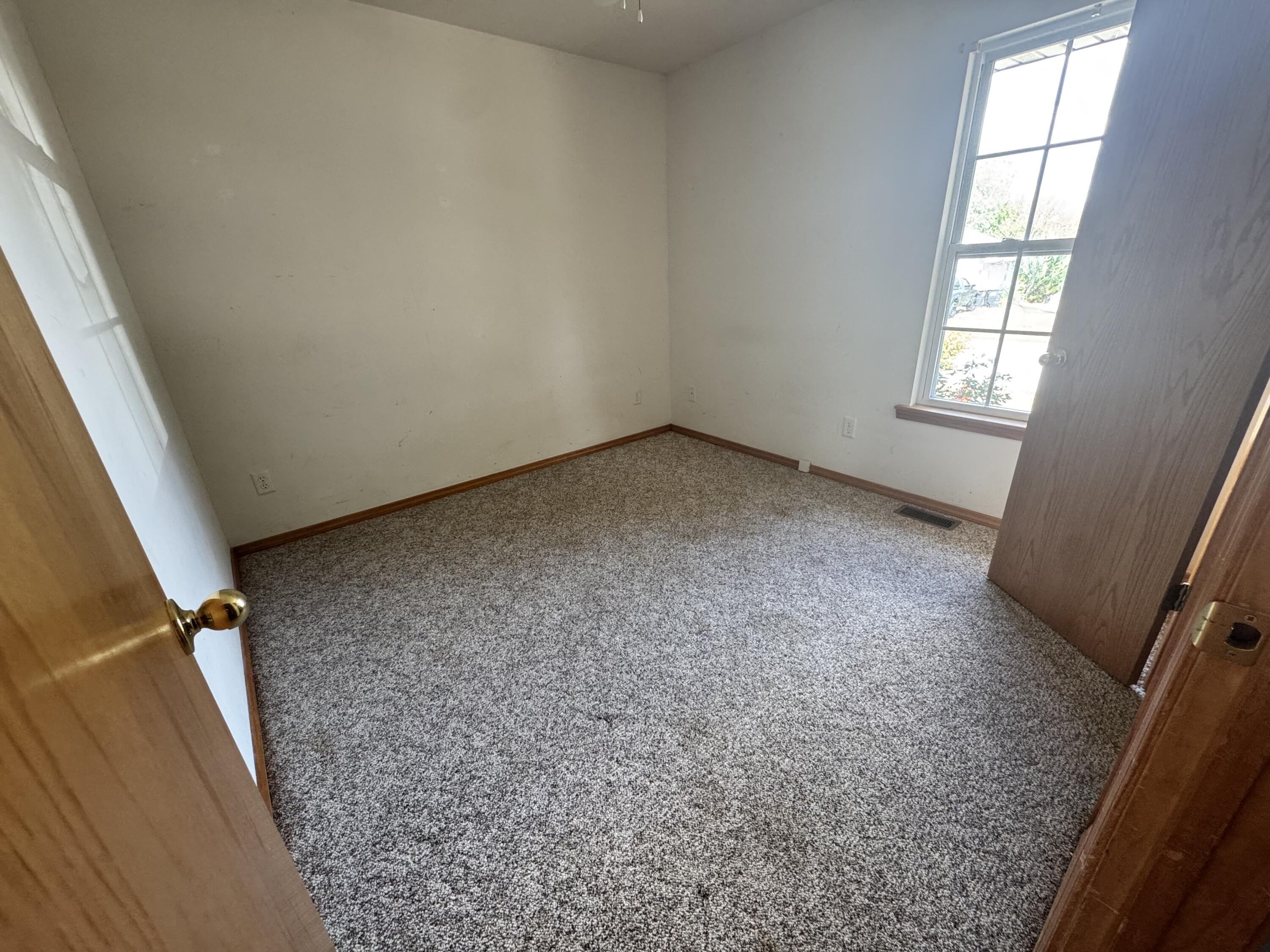 Photo 9 - Residential for sale – 114  Canon Avenue  Clever, MO