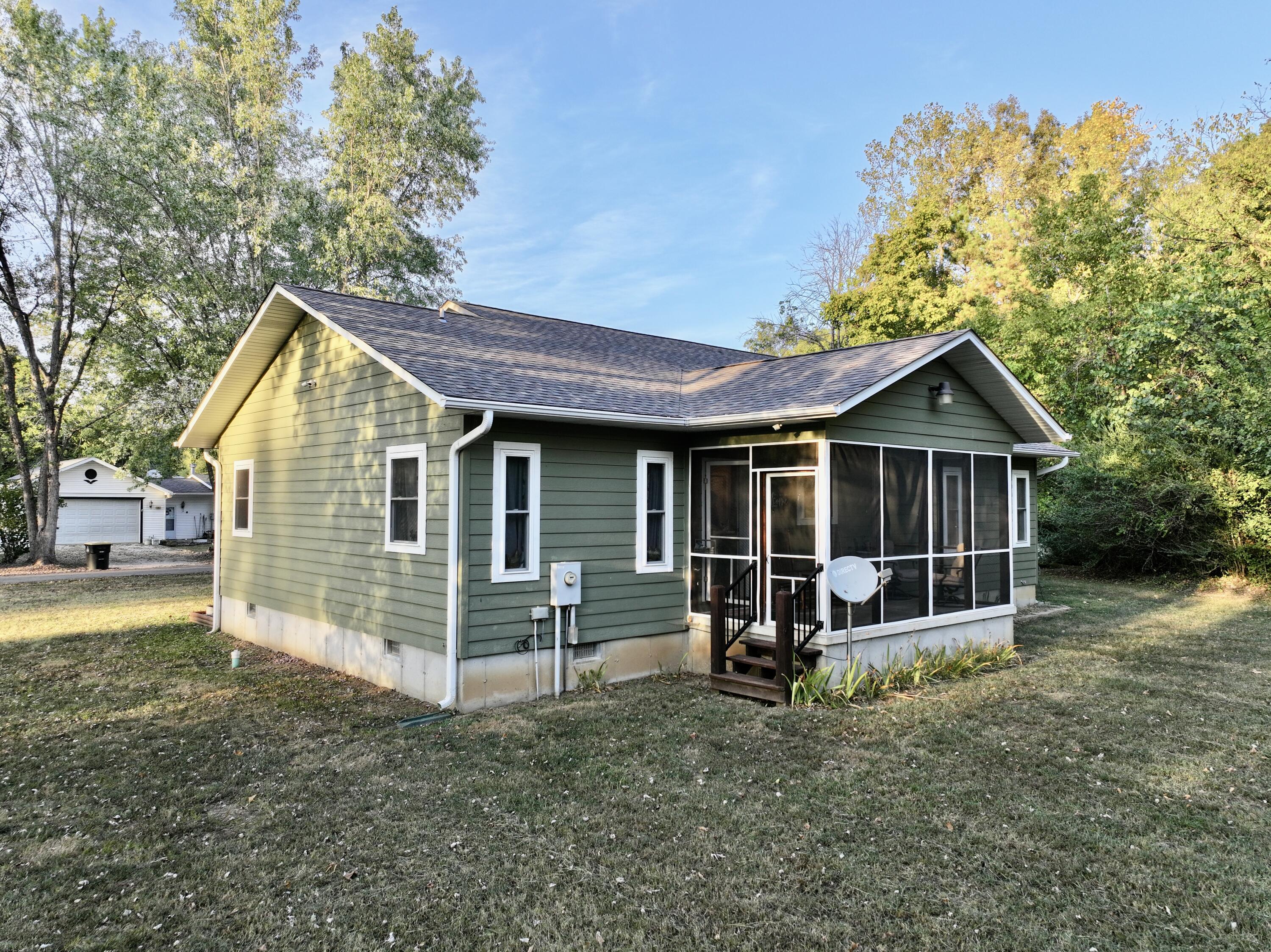 Photo 3 - Residential for sale – 100  David Street  Van Buren, MO