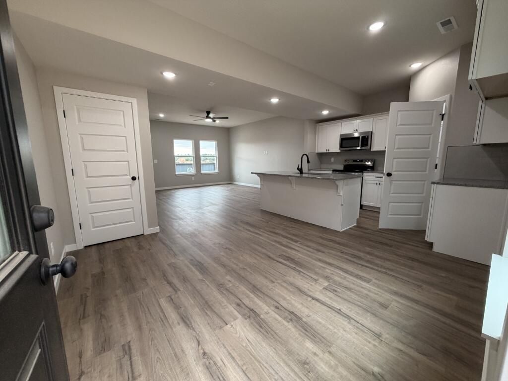 Photo 5 - Residential Lease for sale – 939  Holstein Lane  Marshfield, MO