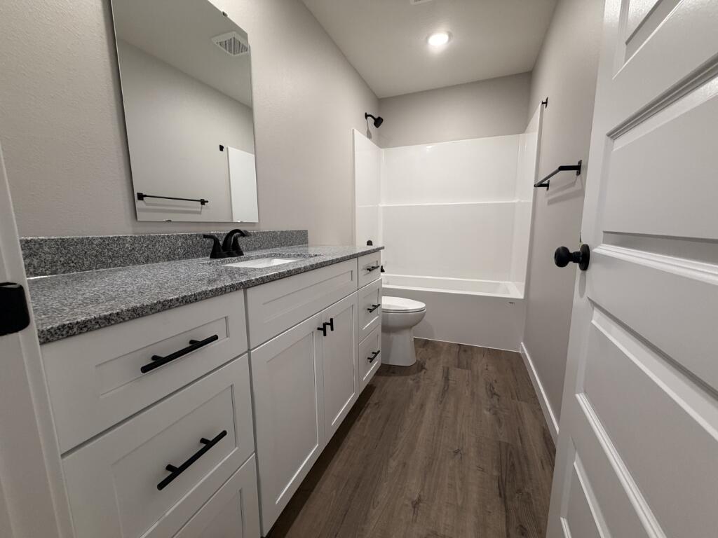 Photo 14 - Residential Lease for sale – 939  Holstein Lane  Marshfield, MO