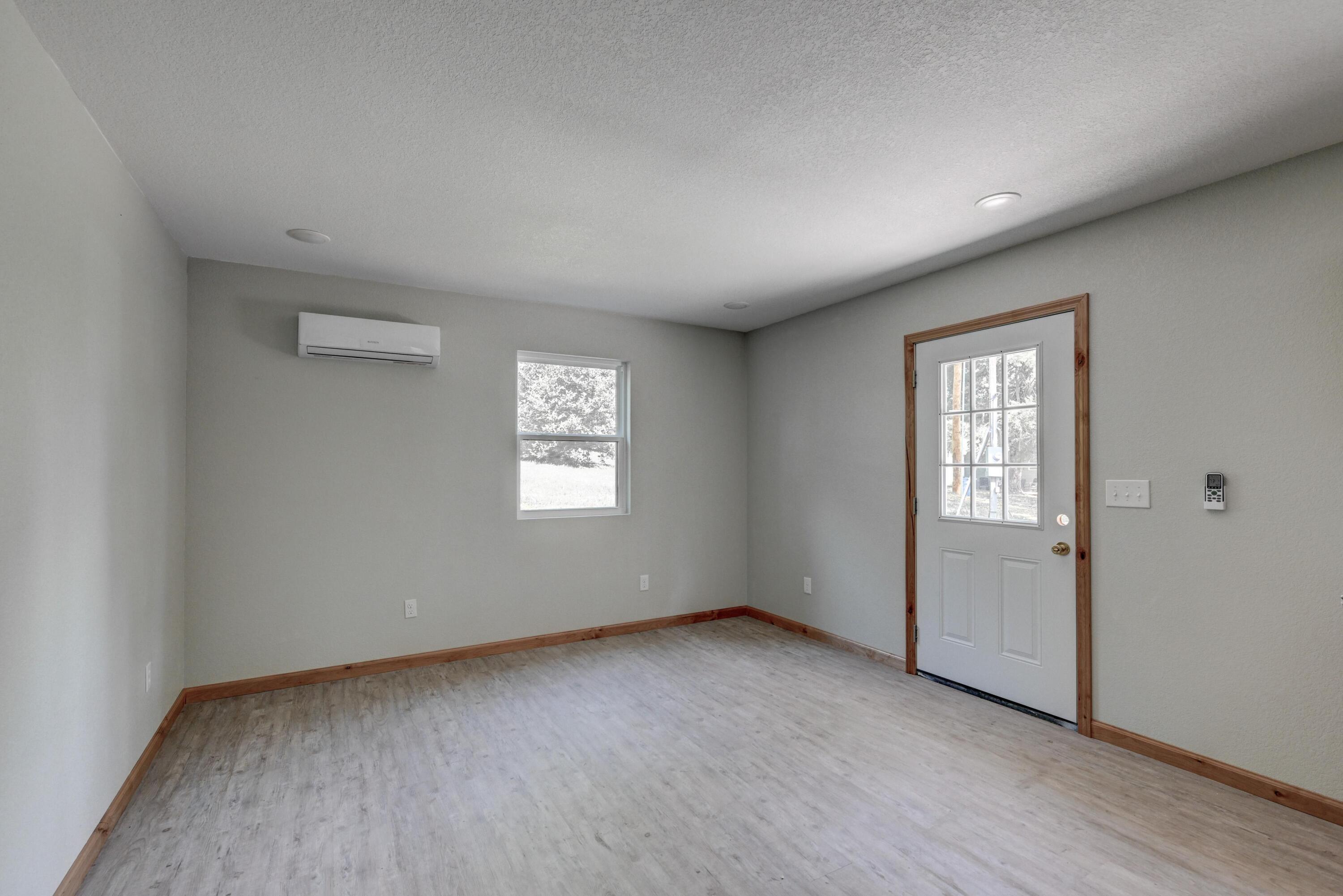 Photo 5 - Residential for sale – 717  Benham Avenue  Neosho, MO