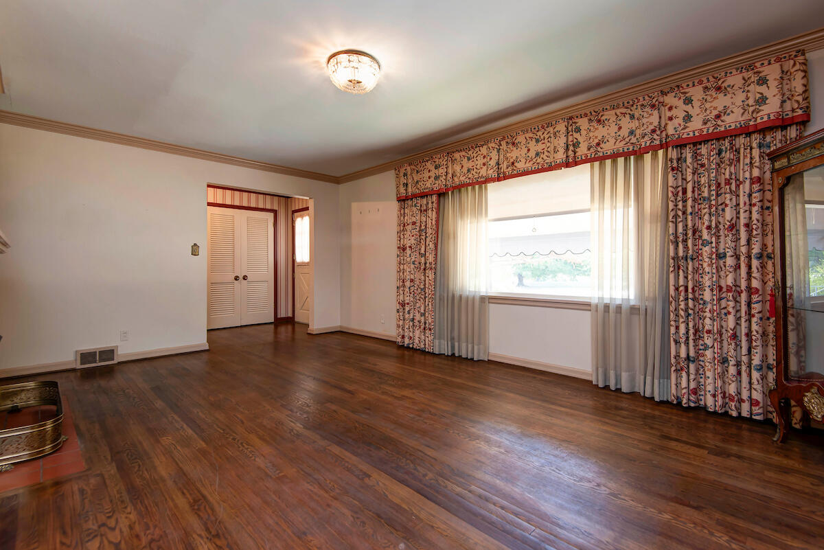 Photo 5 - Residential for sale – 1530 S Delaware Avenue  Springfield, MO